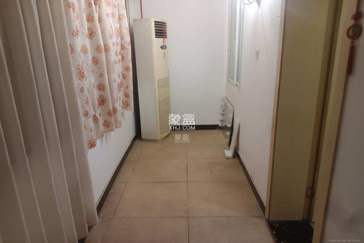 民政局宿舍  2室1厅1卫    1600.0元/月 民政局宿舍  2室1厅1卫    1600.0元/月室内图