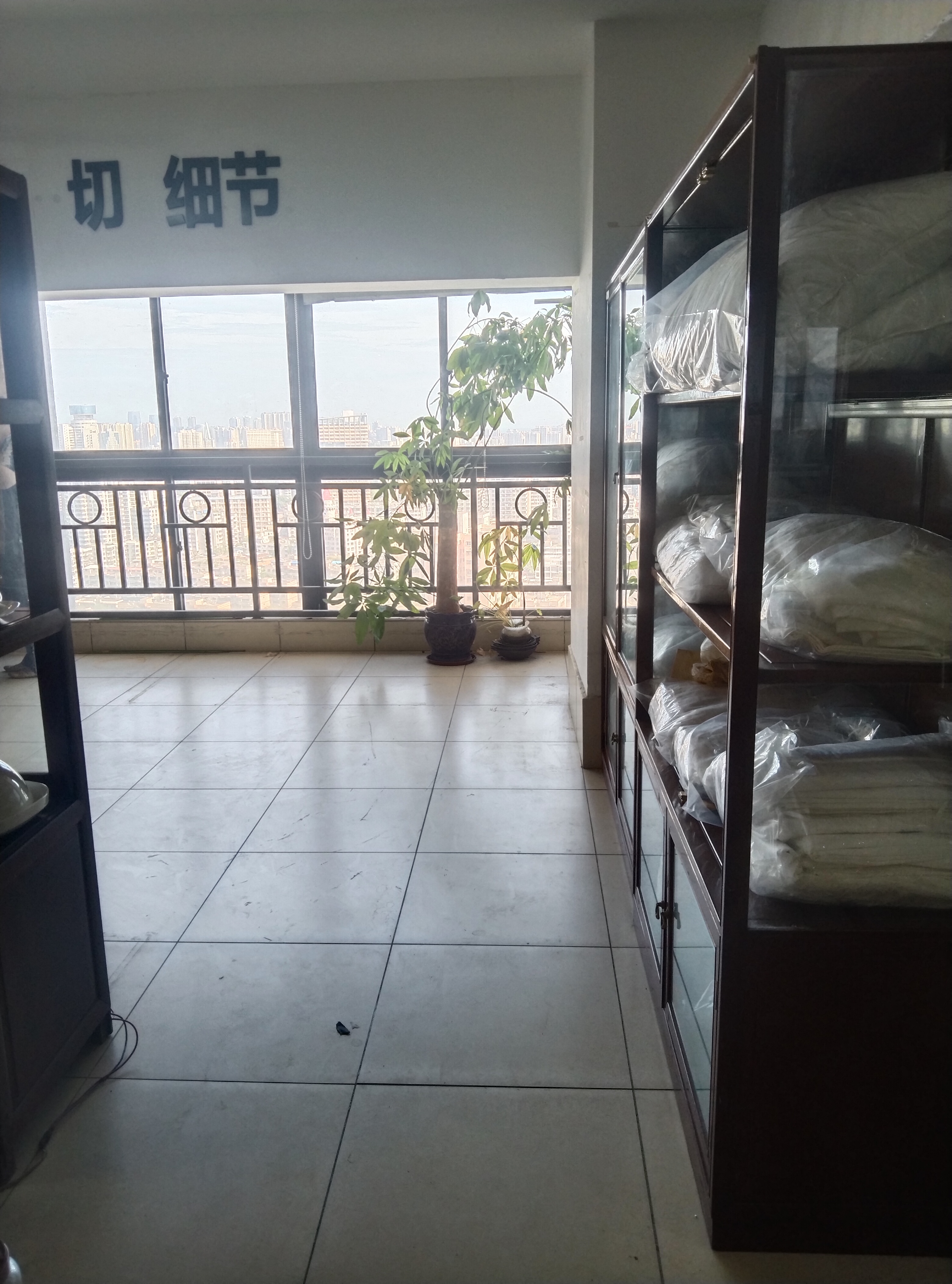 名门广场北区(二期) 4室2厅2卫 6000.0元/月 名门广场北区(二期) 4室2厅2卫 6000.0元/月室内图