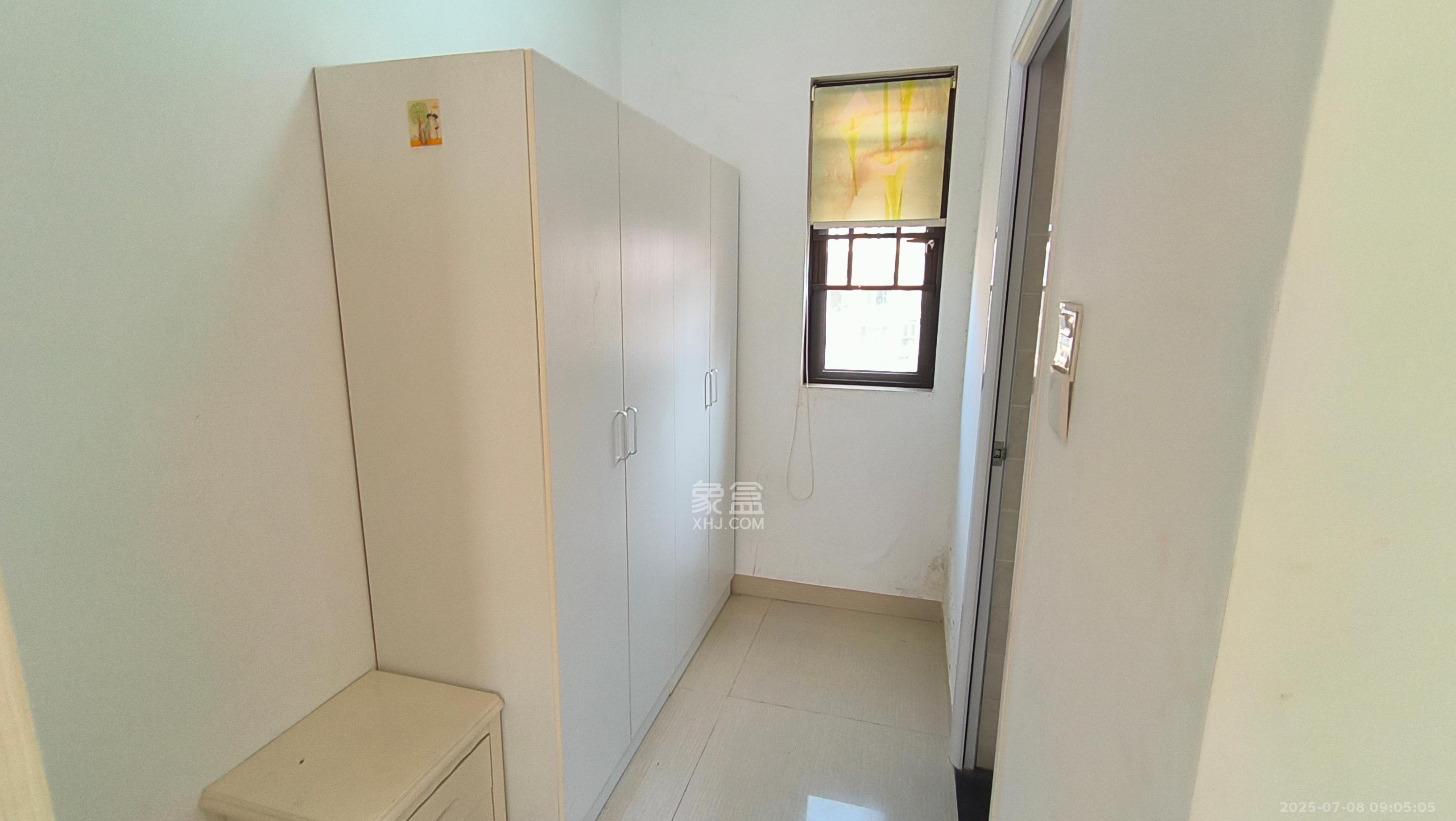 华润橡树湾  3室2厅2卫    2200.0元/月 华润橡树湾  3室2厅2卫    2200.0元/月室内图