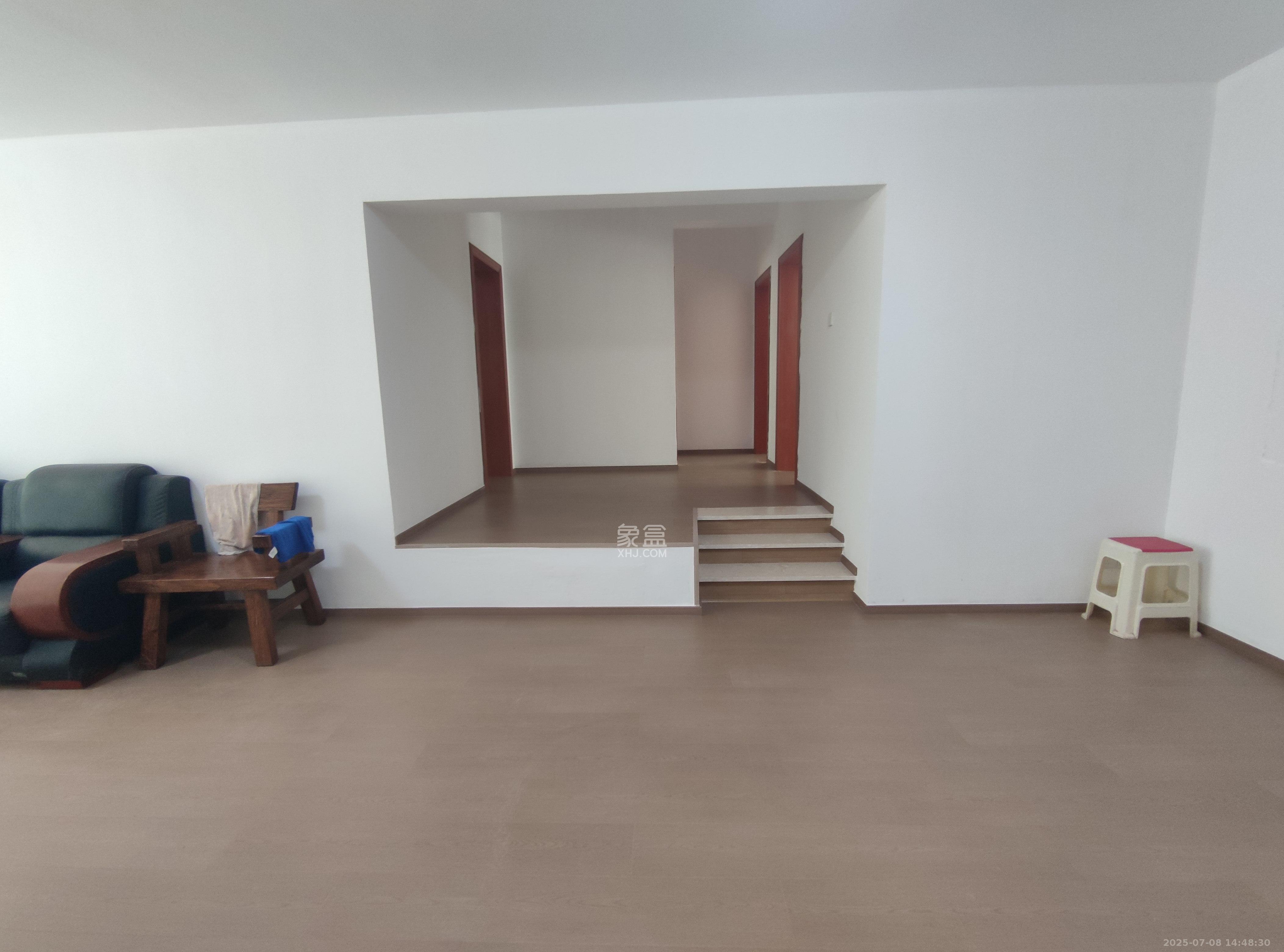 麓谷沐春园 4室2厅2卫 2600.0元/月 麓谷沐春园 4室2厅2卫 2600.0元/月户型图