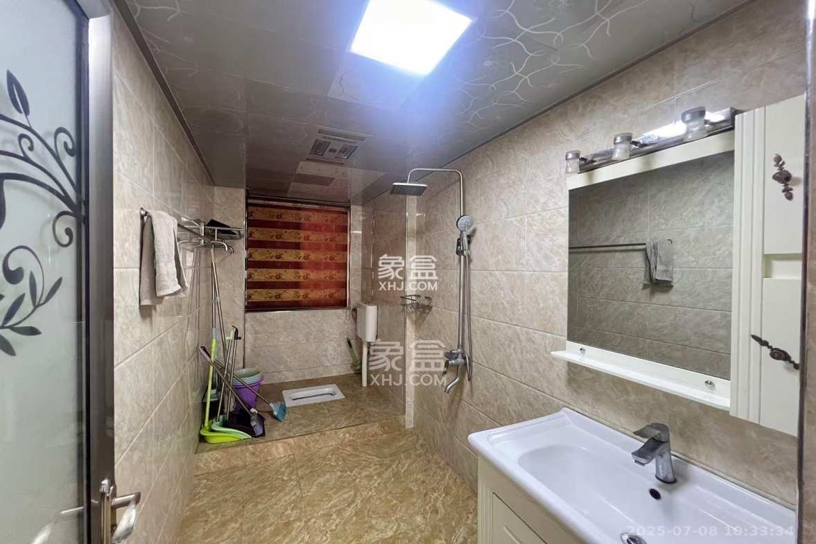 鼎丰前城 3室1厅2卫 2800.0元/月 鼎丰前城 3室1厅2卫 2800.0元/月室内图