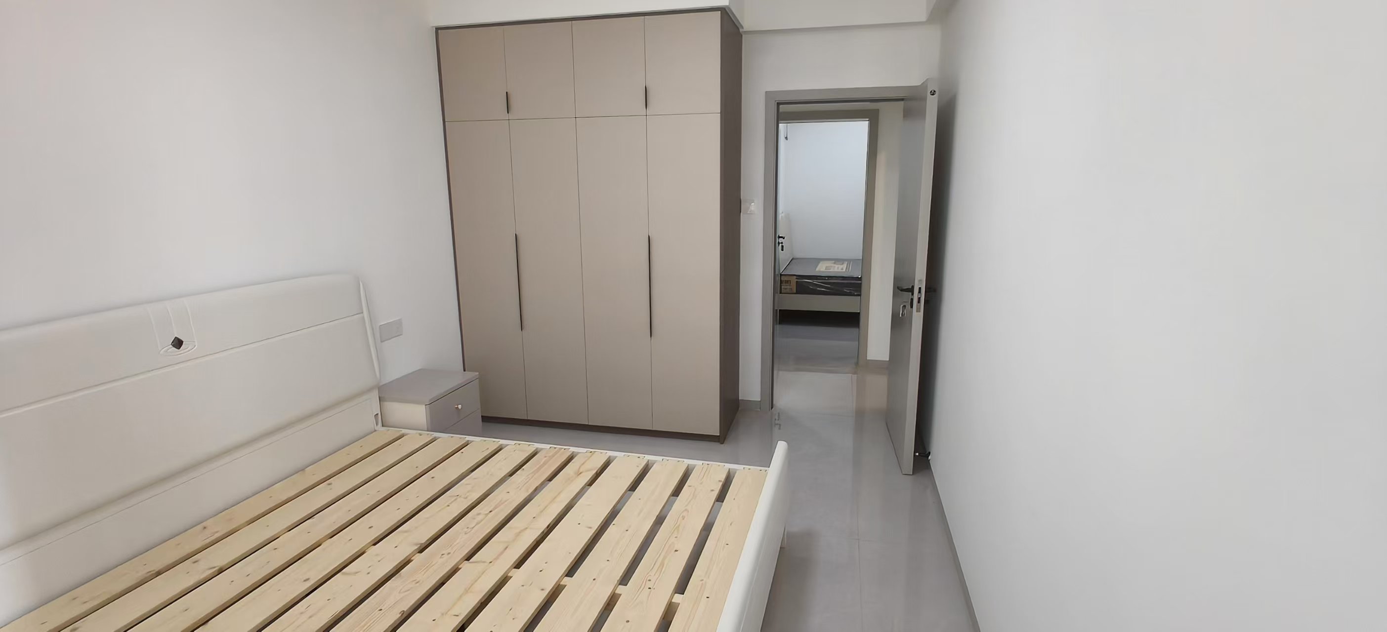 互助小区电梯房  3室2厅2卫   2200.00元/月