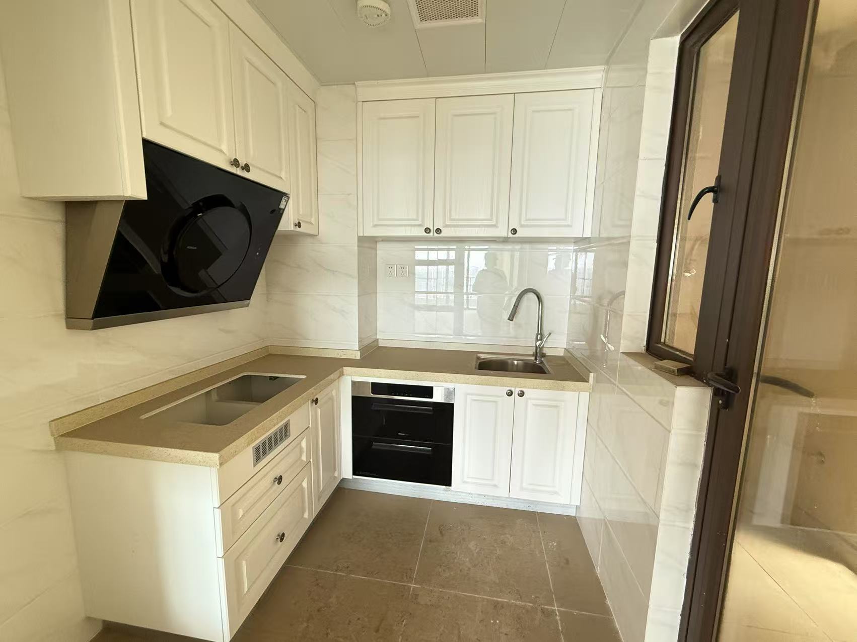 华耀碧桂园十里江湾誉峯 3室2厅2卫 2500.0元/月 华耀碧桂园十里江湾誉峯 3室2厅2卫 2500.0元/月室内图