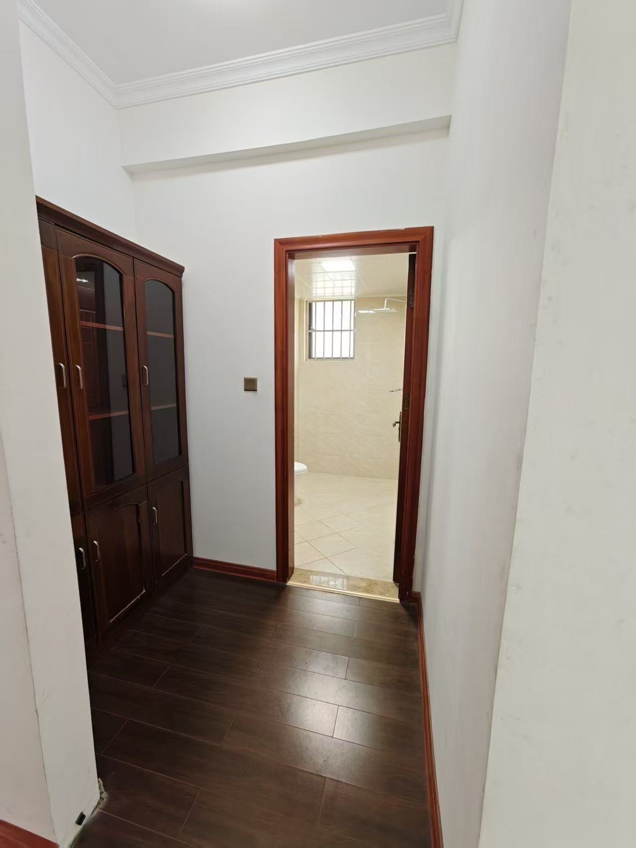 国兴城(C区) 4室2厅2卫 380.0万 国兴城(C区) 4室2厅2卫 380.0万客厅