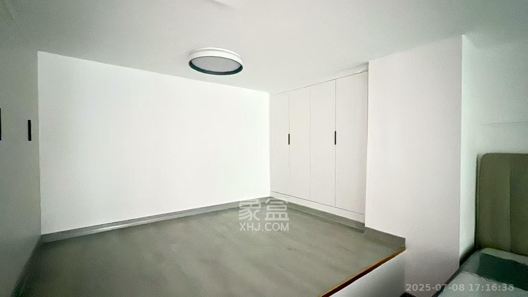 绿地商务广场 1室1厅1卫 2200.0元/月 绿地商务广场 1室1厅1卫 2200.0元/月室内图