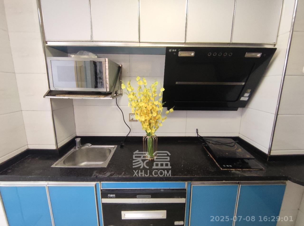 融圣国际 3室2厅2卫 3400.0元/月 融圣国际 3室2厅2卫 3400.0元/月室内图