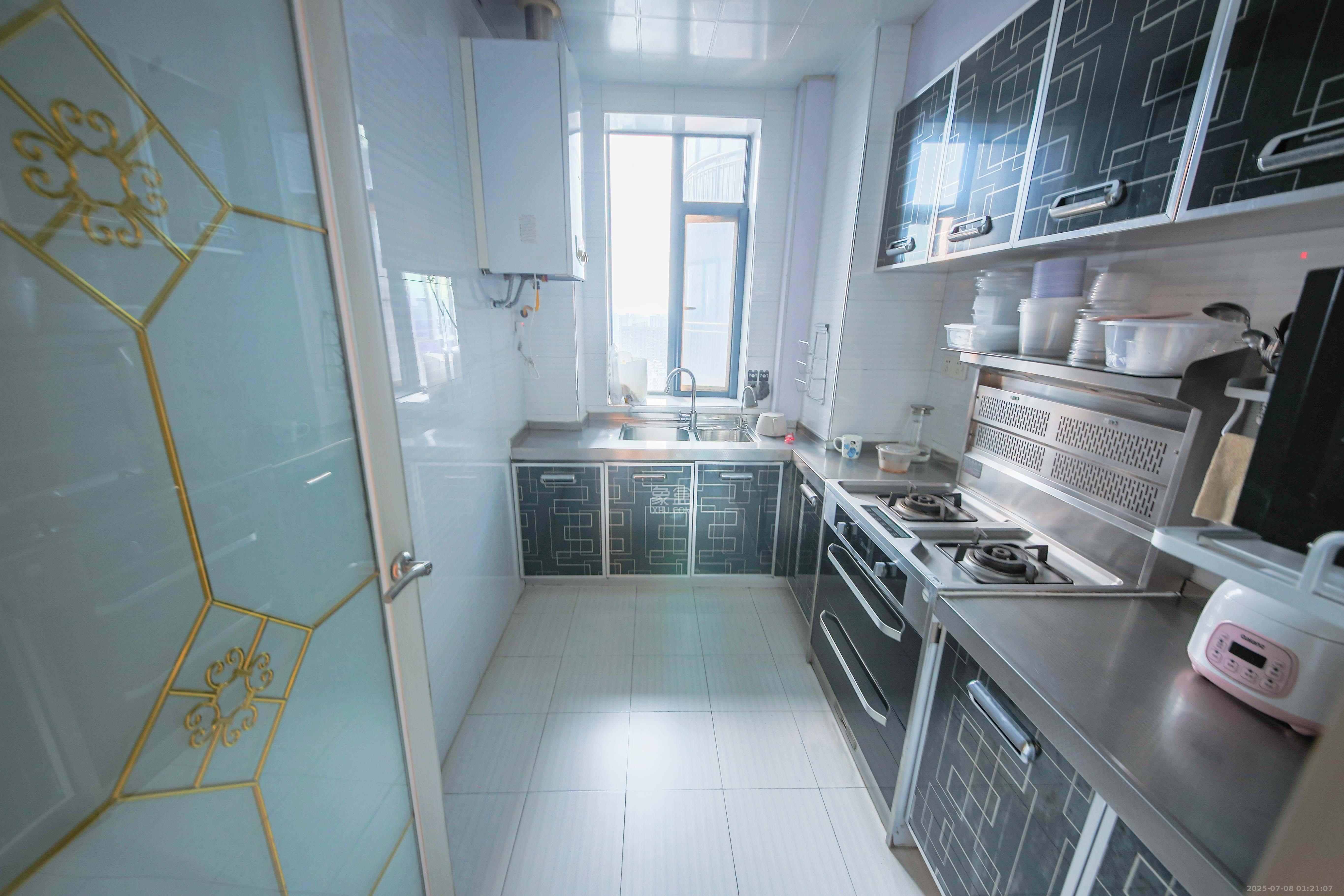 BOBO天下城(CTA财富中心)  1室2厅1卫    105.0万 BOBO天下城(CTA财富中心)  1室2厅1卫    105.0万厨房