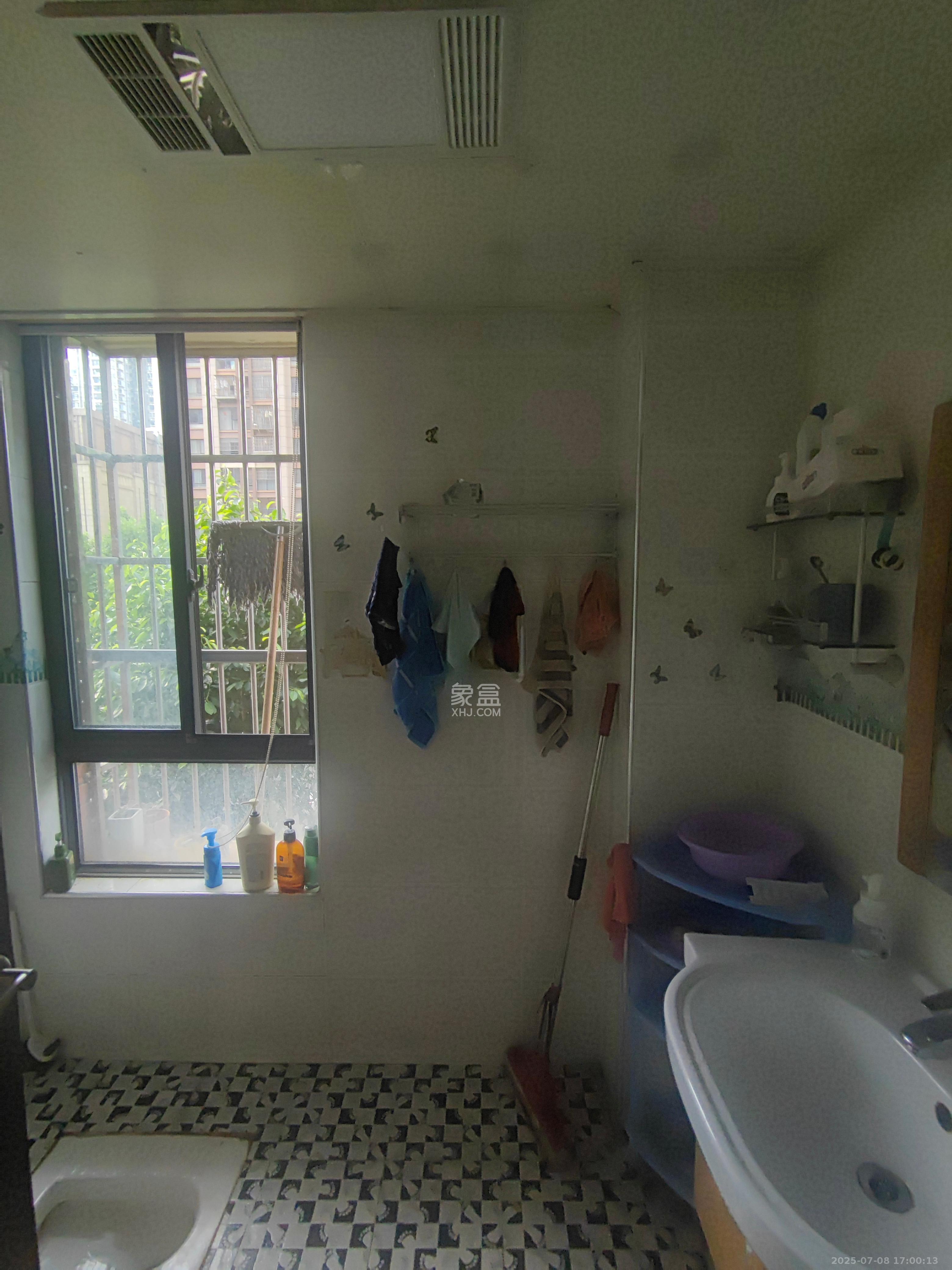 华润凤凰城二期 3室2厅2卫 1800.0元/月 华润凤凰城二期 3室2厅2卫 1800.0元/月室内图