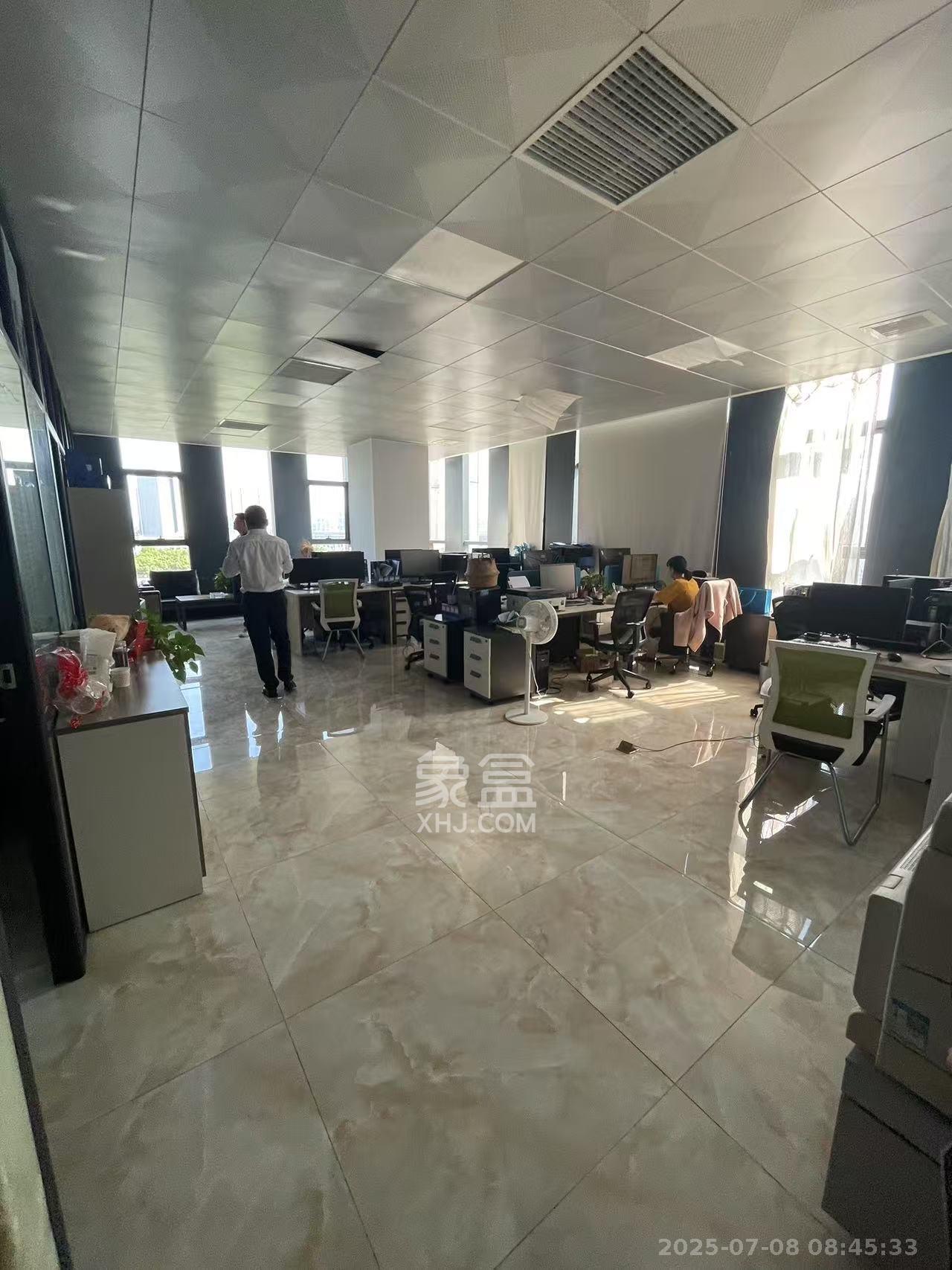 融科东南海   178.0㎡      8000.0元/月