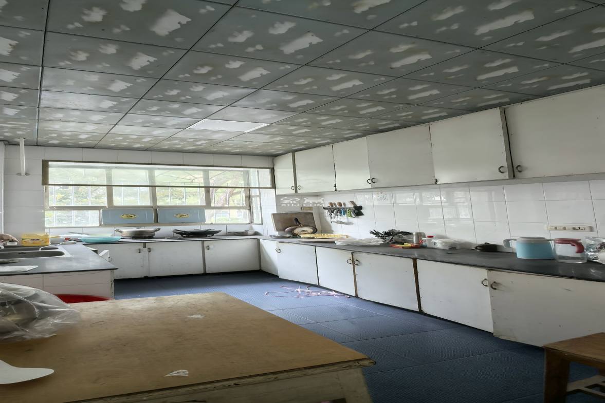 市委党校 3室2厅2卫 1600.0元/月 市委党校 3室2厅2卫 1600.0元/月室内图