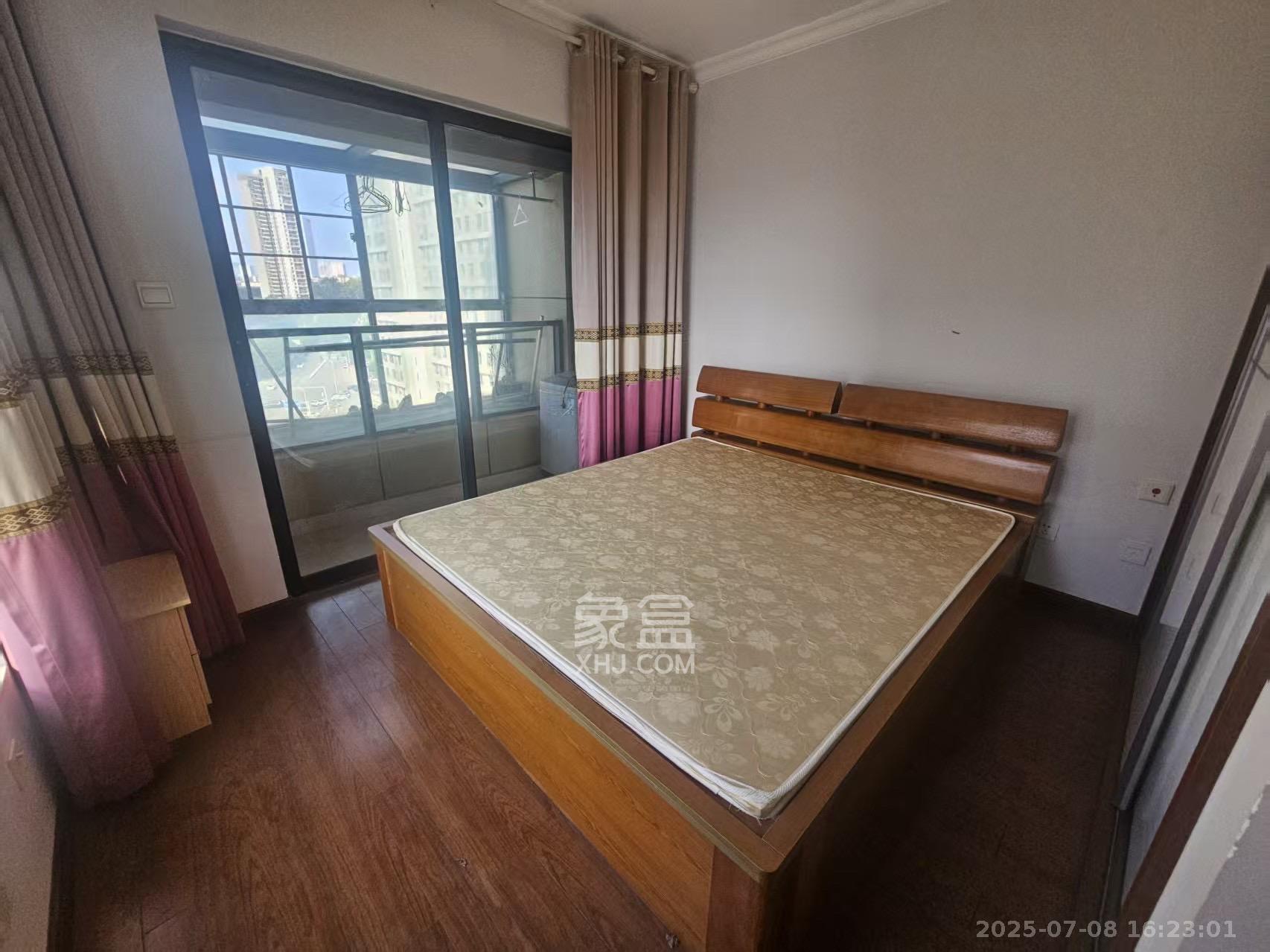 万科金域华府三四期  3室1厅1卫    2300.0元/月室内图