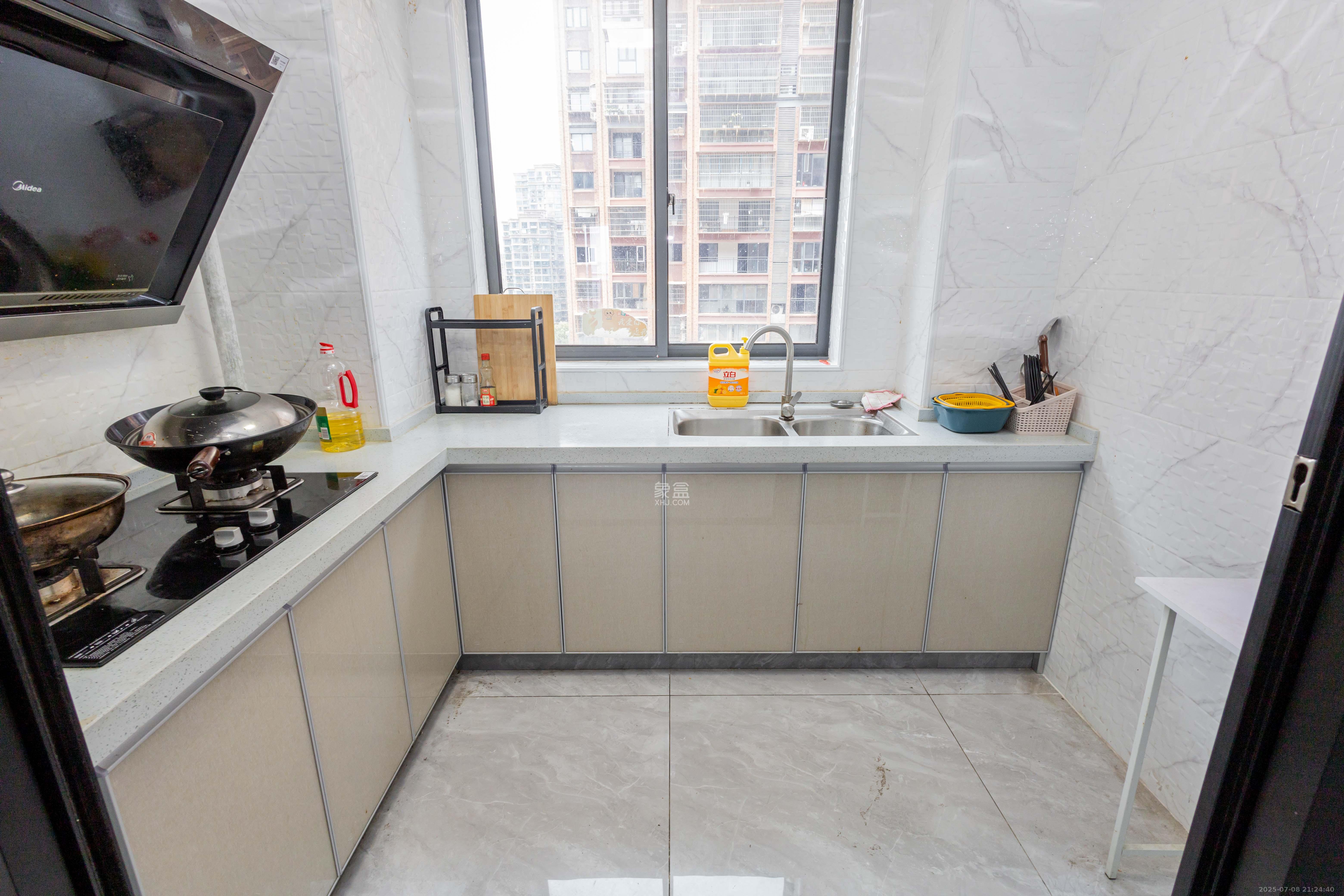 东业上城嘉苑(晟悦国际) 4室2厅2卫 84.0万 东业上城嘉苑(晟悦国际) 4室2厅2卫 84.0万厨房