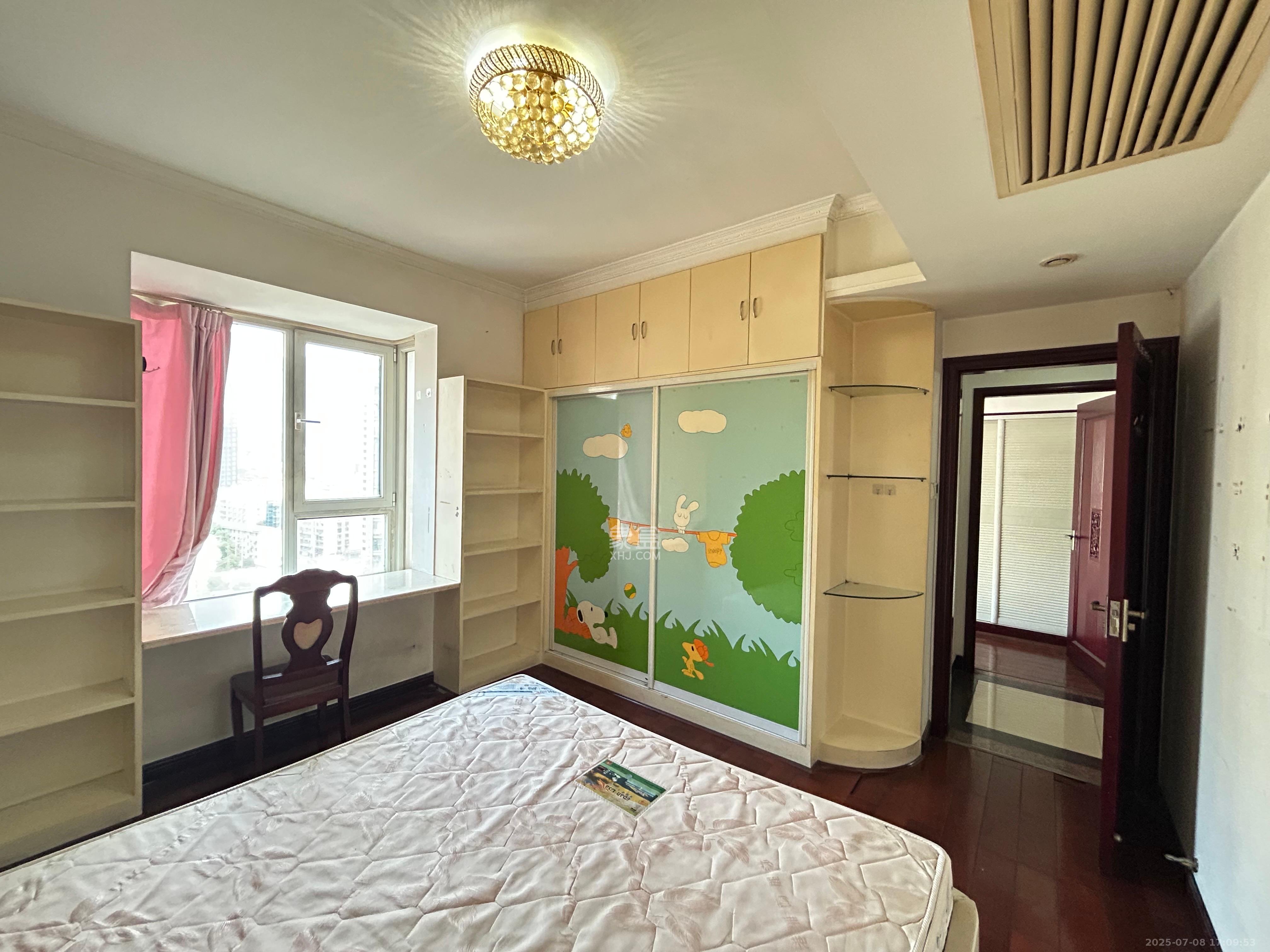 金色屋顶 3室2厅2卫 3200.0元/月 金色屋顶 3室2厅2卫 3200.0元/月室内图