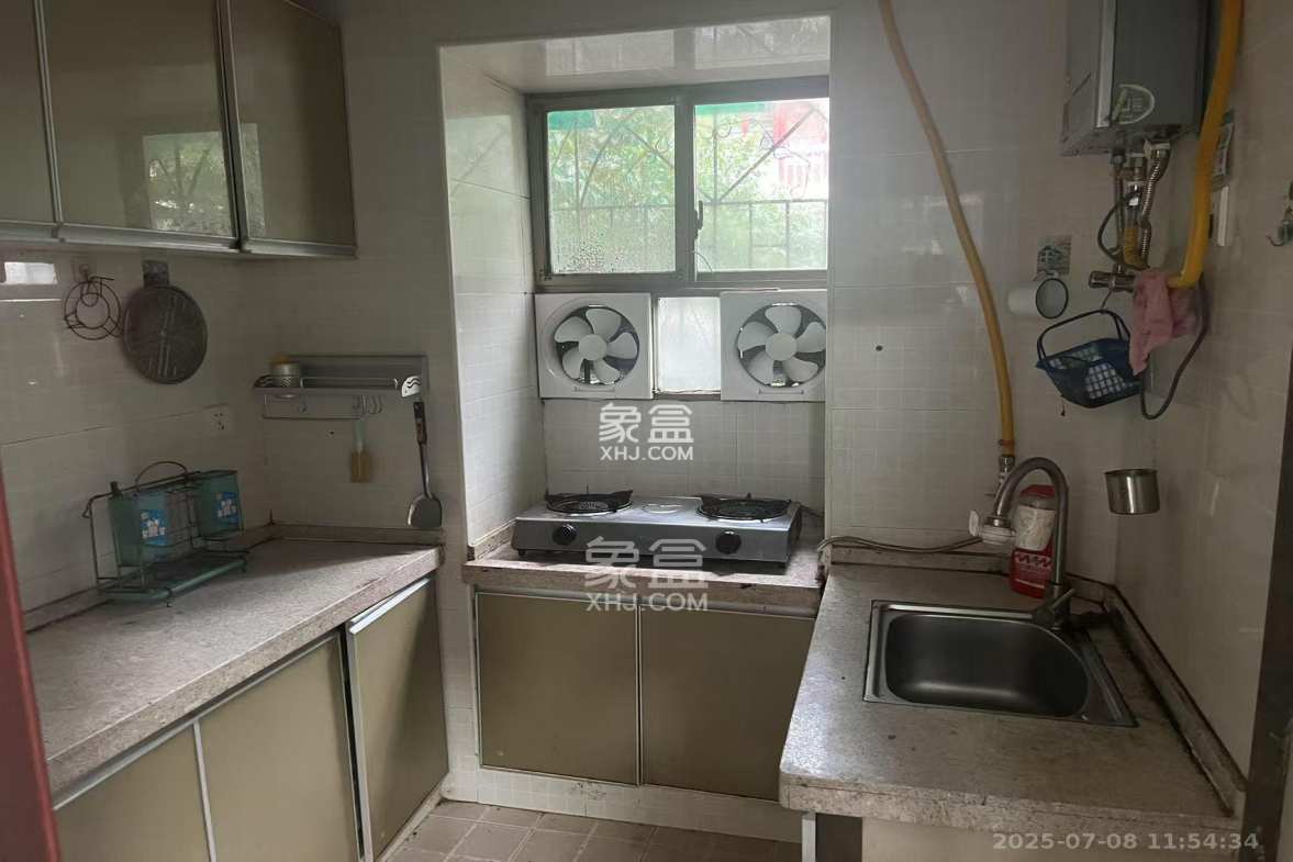 省商务厅宿舍  3室1厅1卫    2000.0元/月 省商务厅宿舍  3室1厅1卫    2000.0元/月室内图