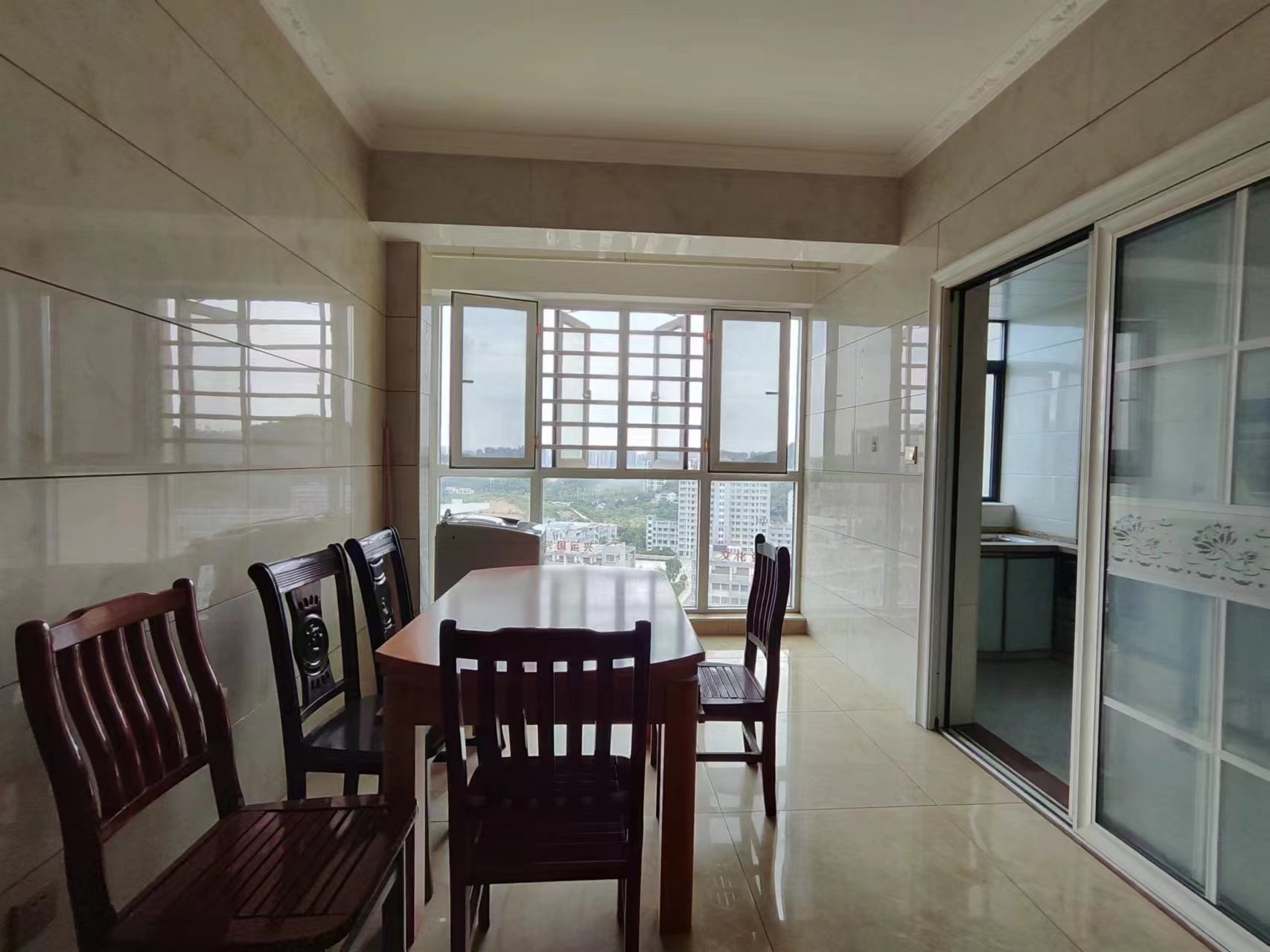 百弘学府城 3室2厅2卫 1800.0元/月 百弘学府城 3室2厅2卫 1800.0元/月室内图