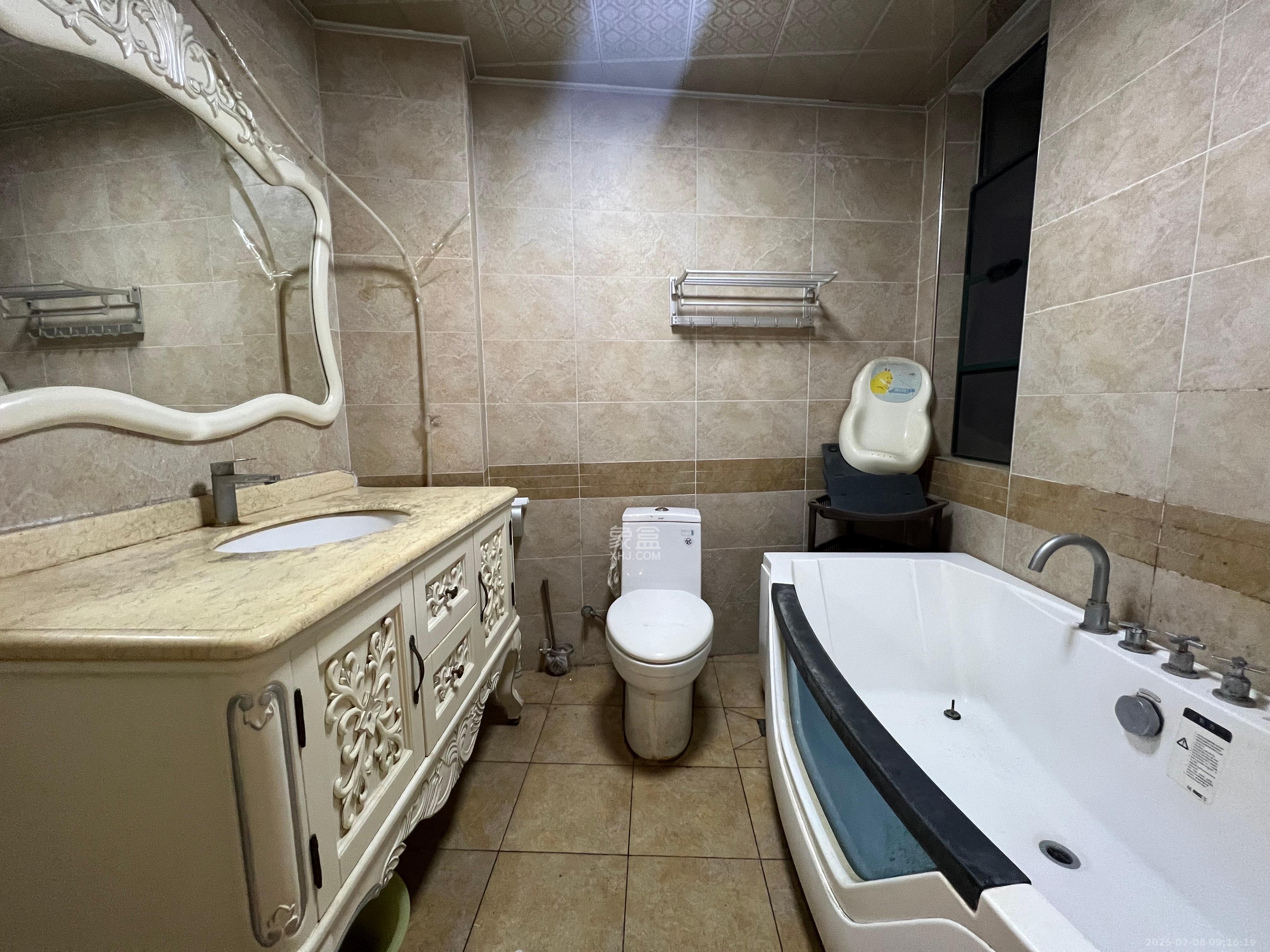 滨江金座 3室2厅1卫 3000.0元/月 滨江金座 3室2厅1卫 3000.0元/月室内图