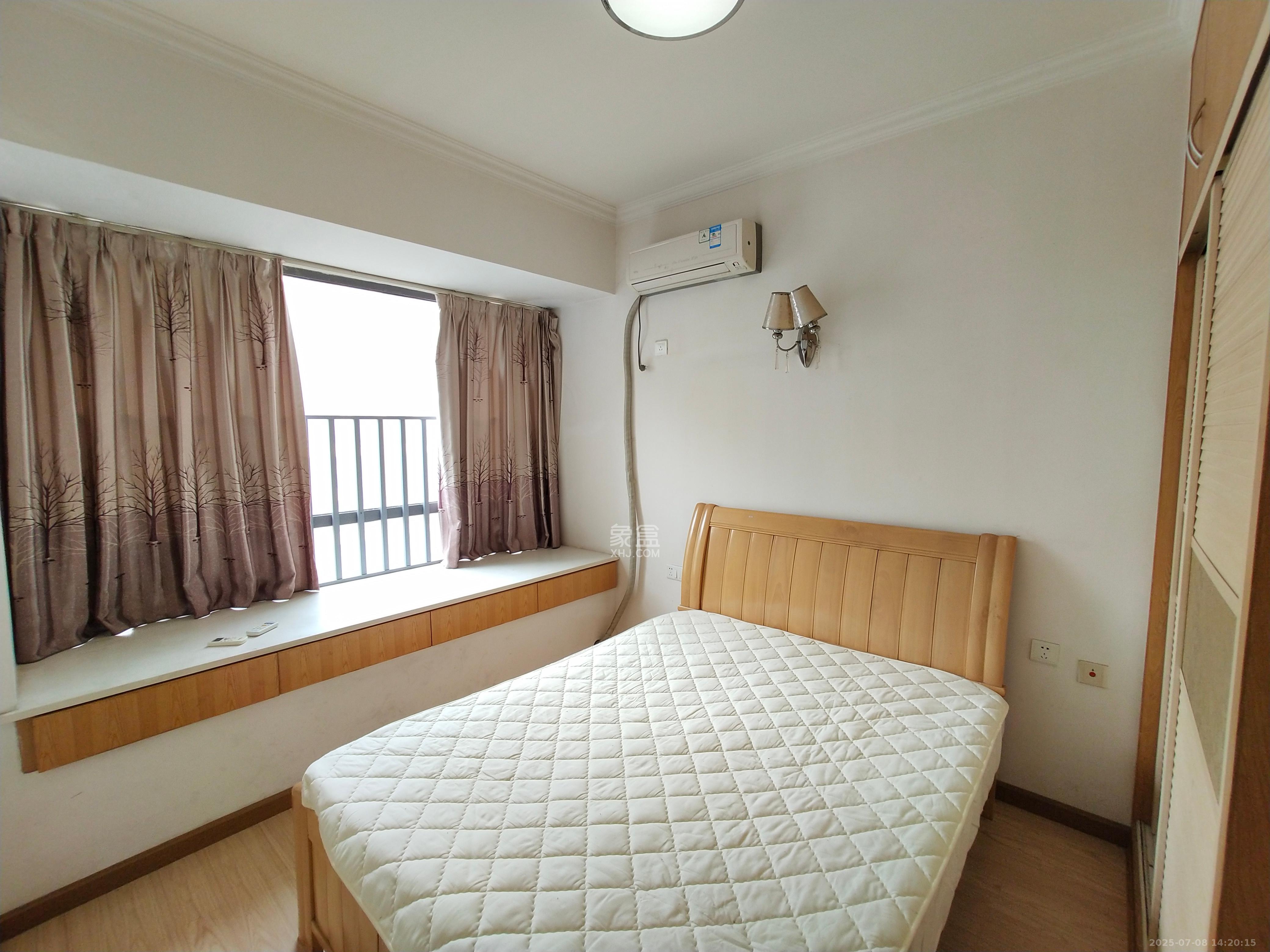 中城丽景香山园  3室1厅1卫   2500.00元/月室内图