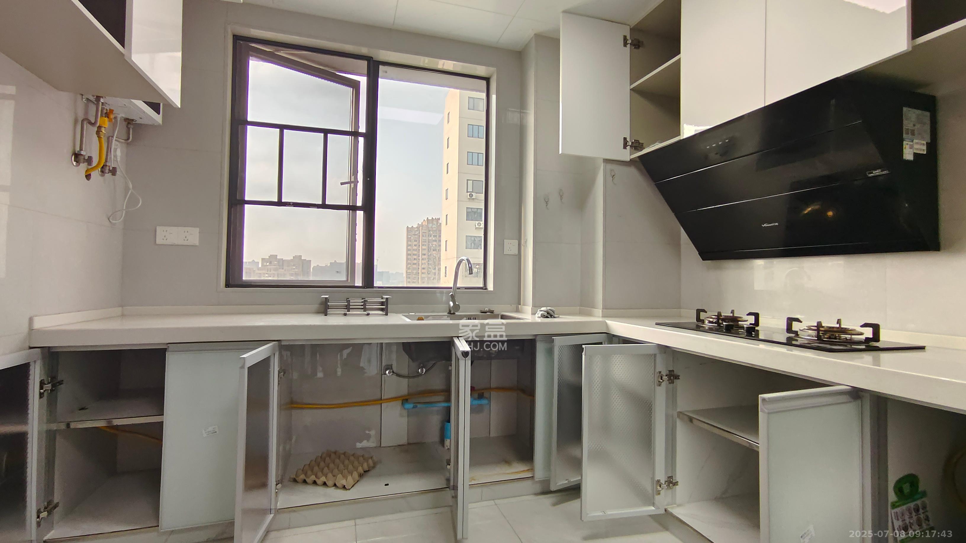 旭日嘉苑 3室1厅2卫 3200.0元/月 旭日嘉苑 3室1厅2卫 3200.0元/月室内图