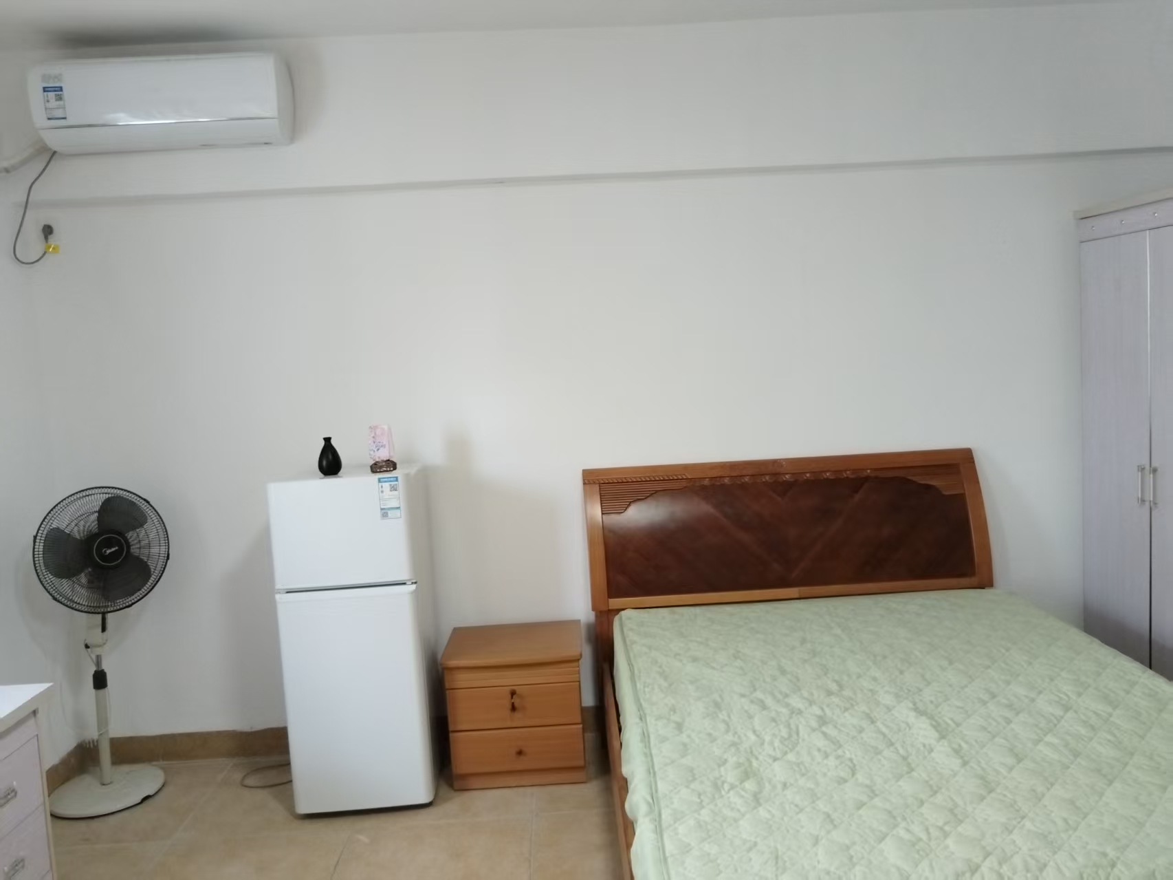 百金城小区  1室1厅1卫   1100.00元/月