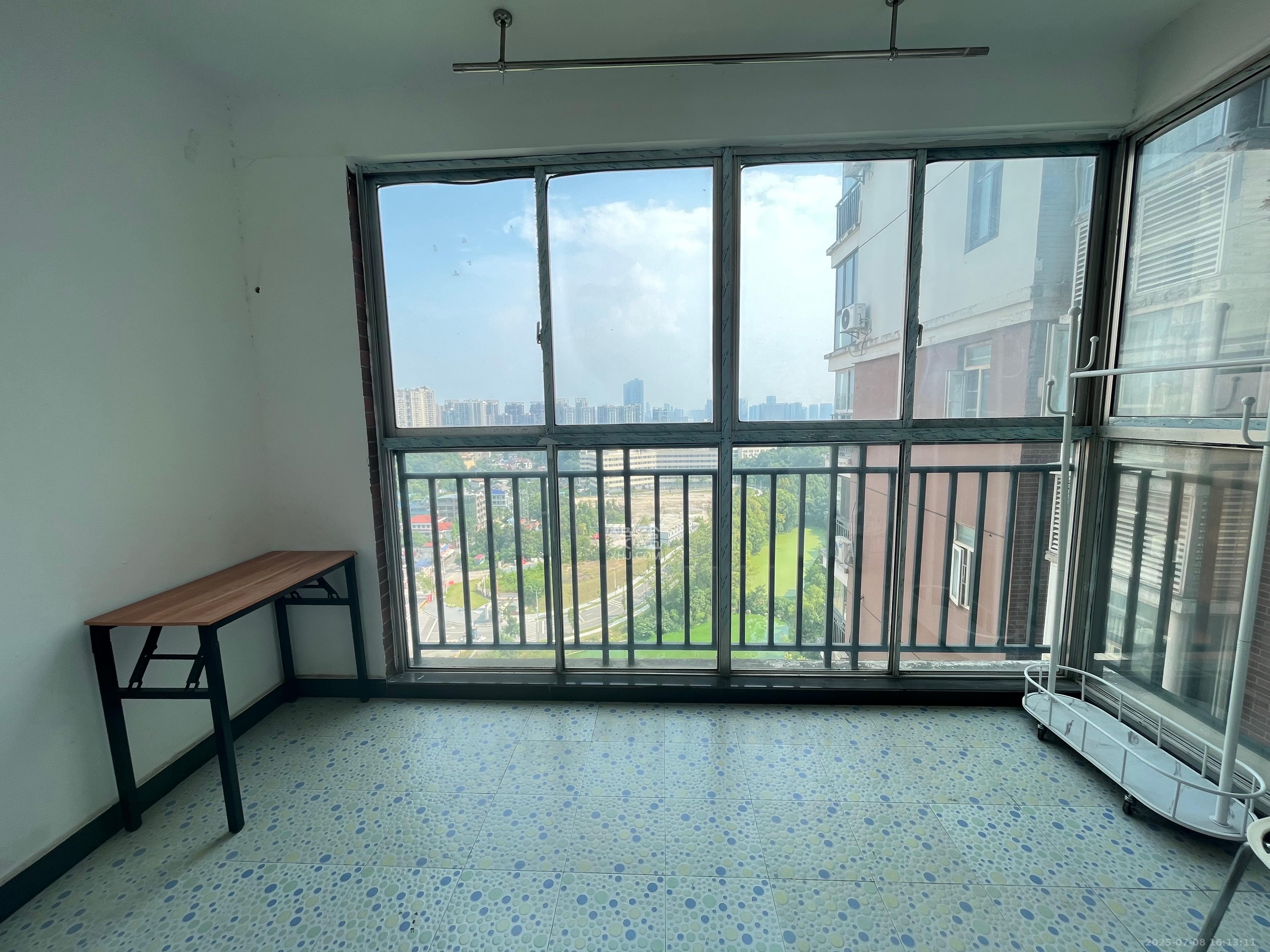 学府华庭 4室2厅2卫 3000.0元/月 学府华庭 4室2厅2卫 3000.0元/月室内图