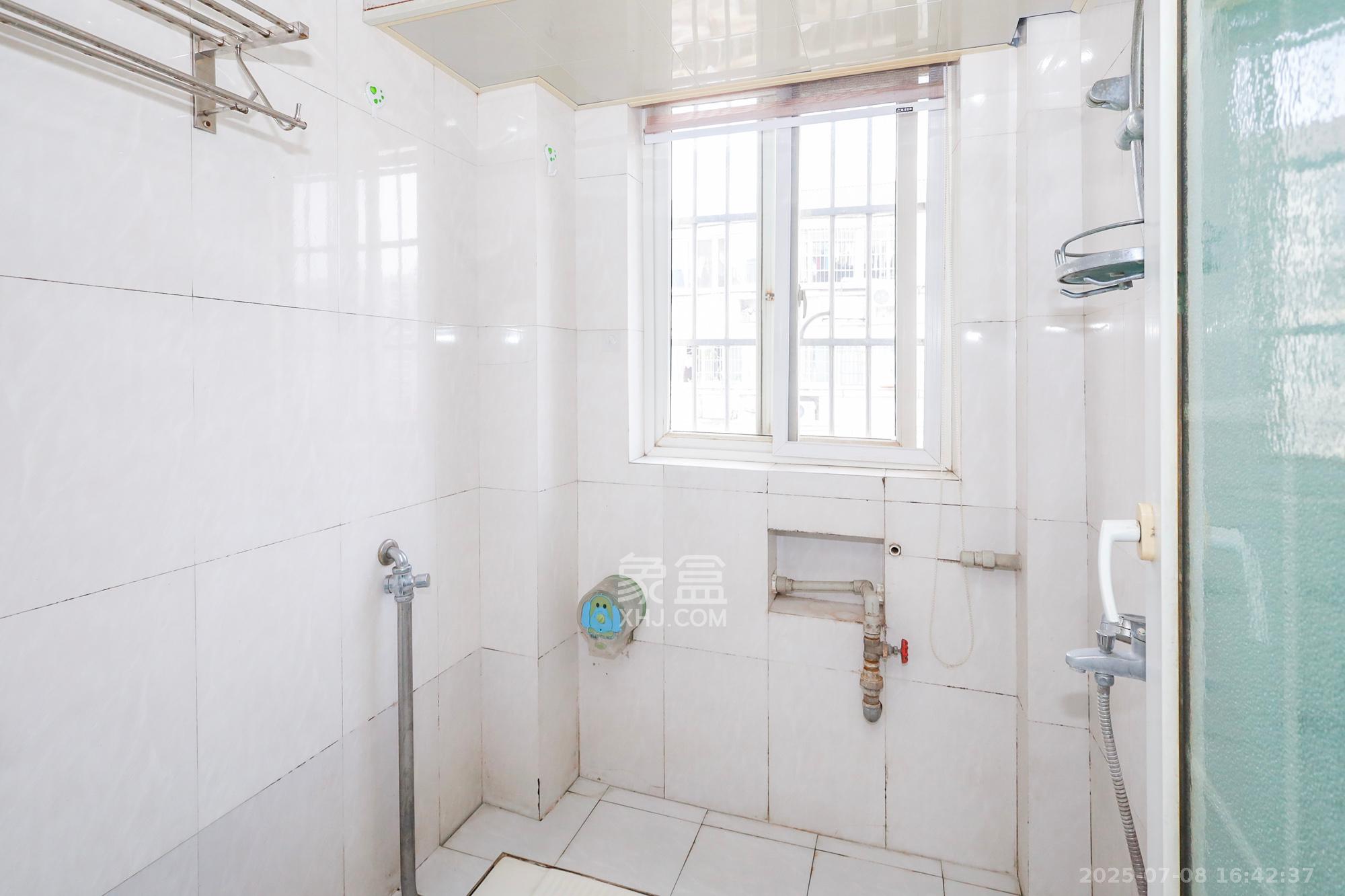 德润园  2室2厅1卫    45.0万 德润园  2室2厅1卫    45.0万卫生间