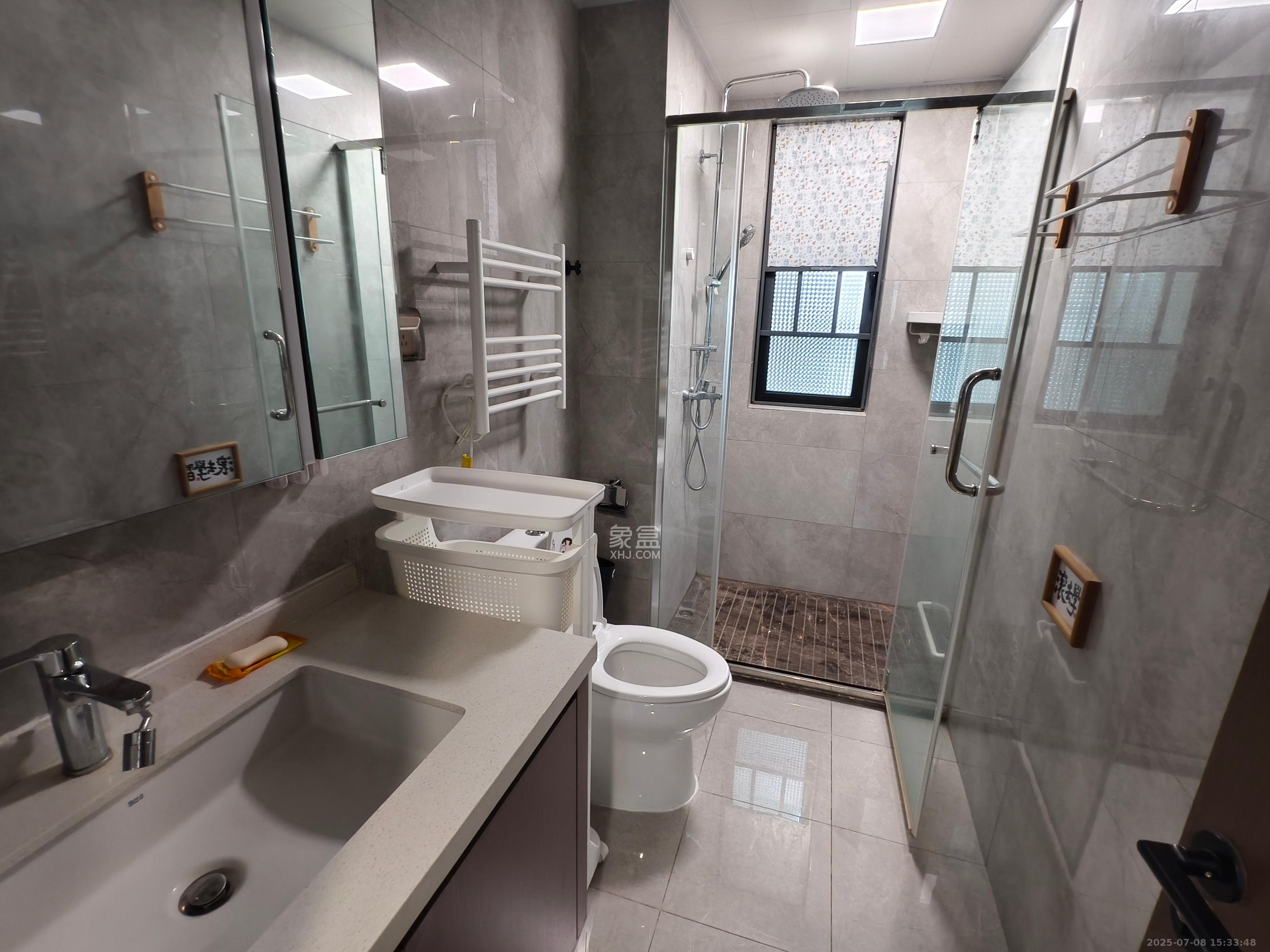 江悦和鸣  3室2厅2卫   4200.00元/月室内图