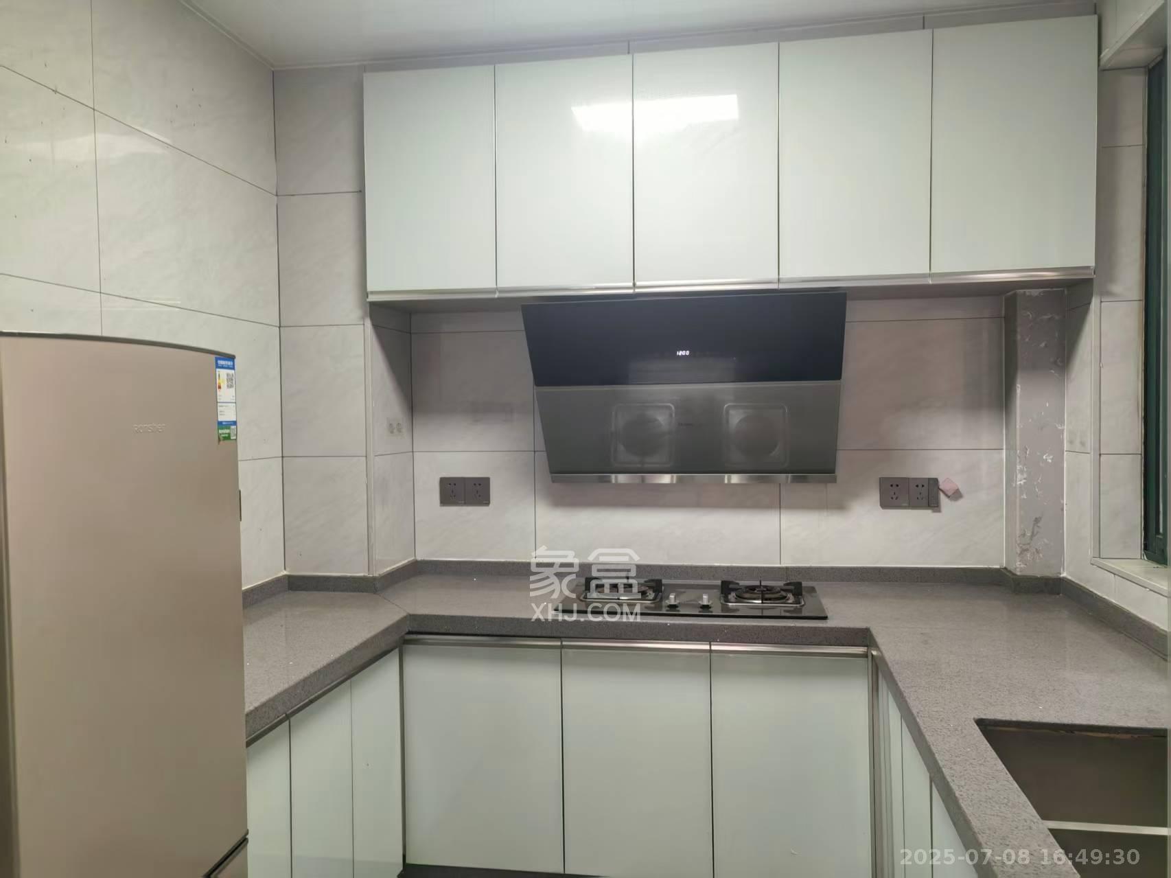 红建滨水铭城  3室2厅2卫   1600.00元/月