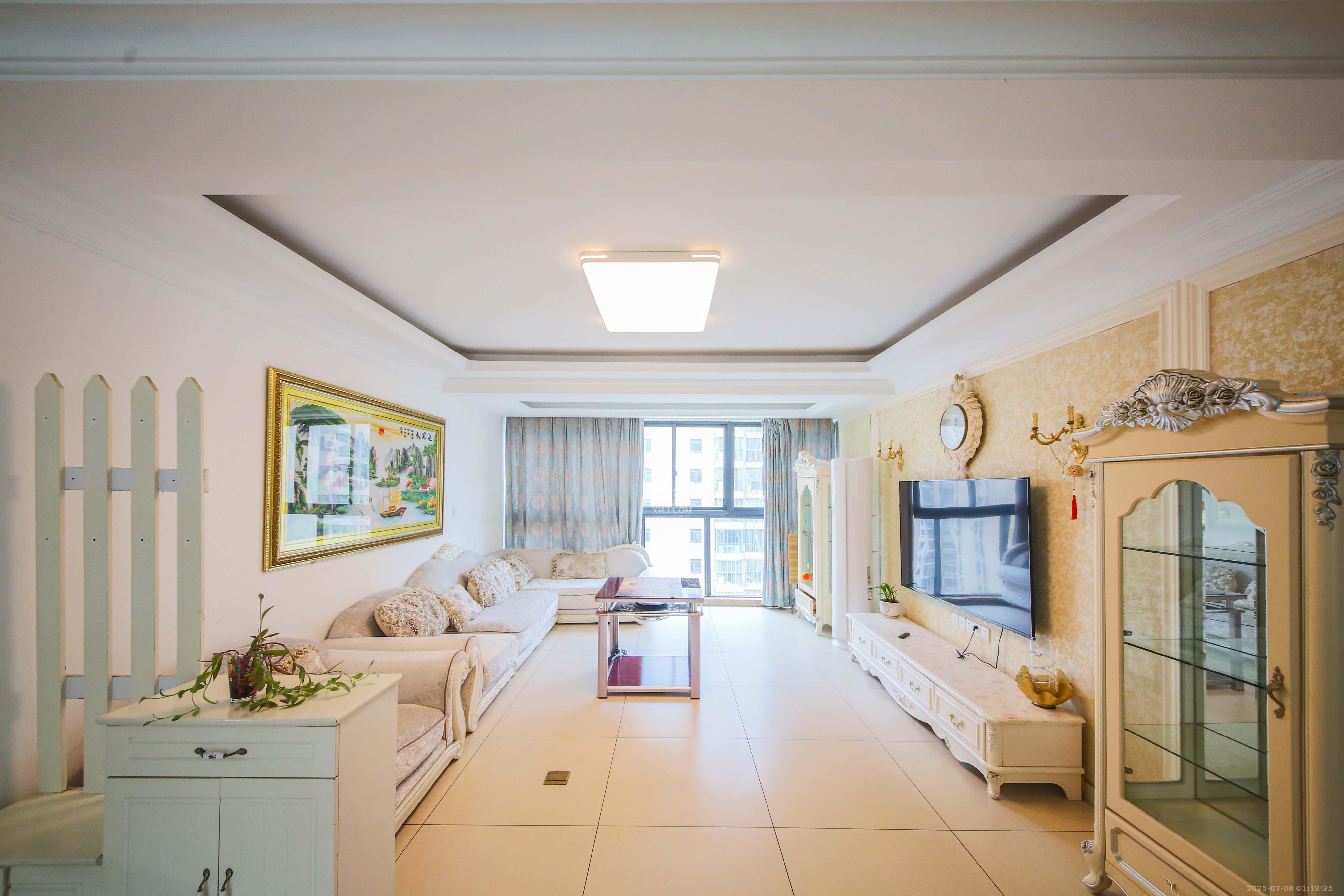 湘水熙园 4室2厅2卫 135.0万 湘水熙园 4室2厅2卫 135.0万客厅