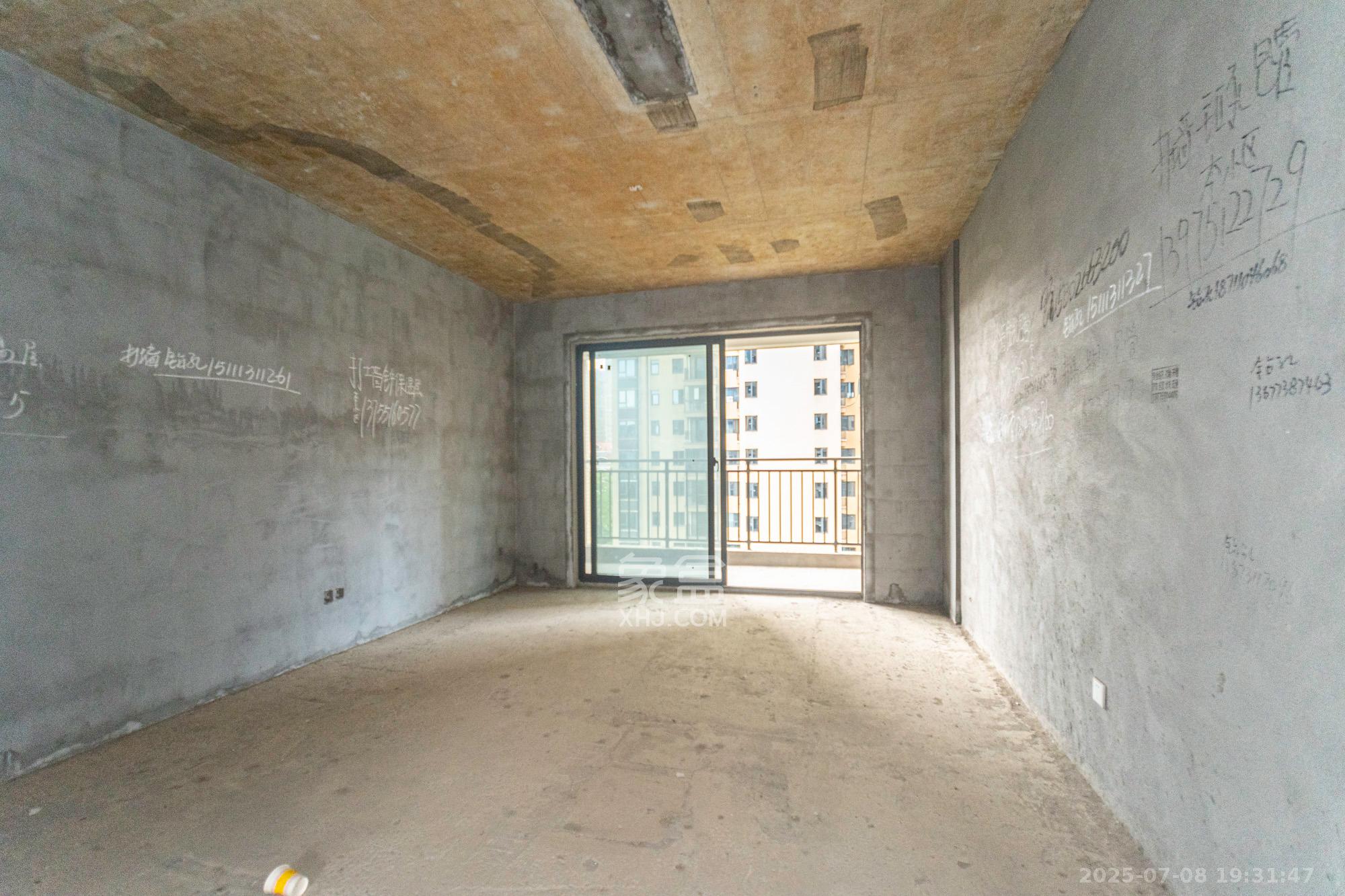 永宏万家里 4室2厅2卫 108.0万 永宏万家里 4室2厅2卫 108.0万客厅