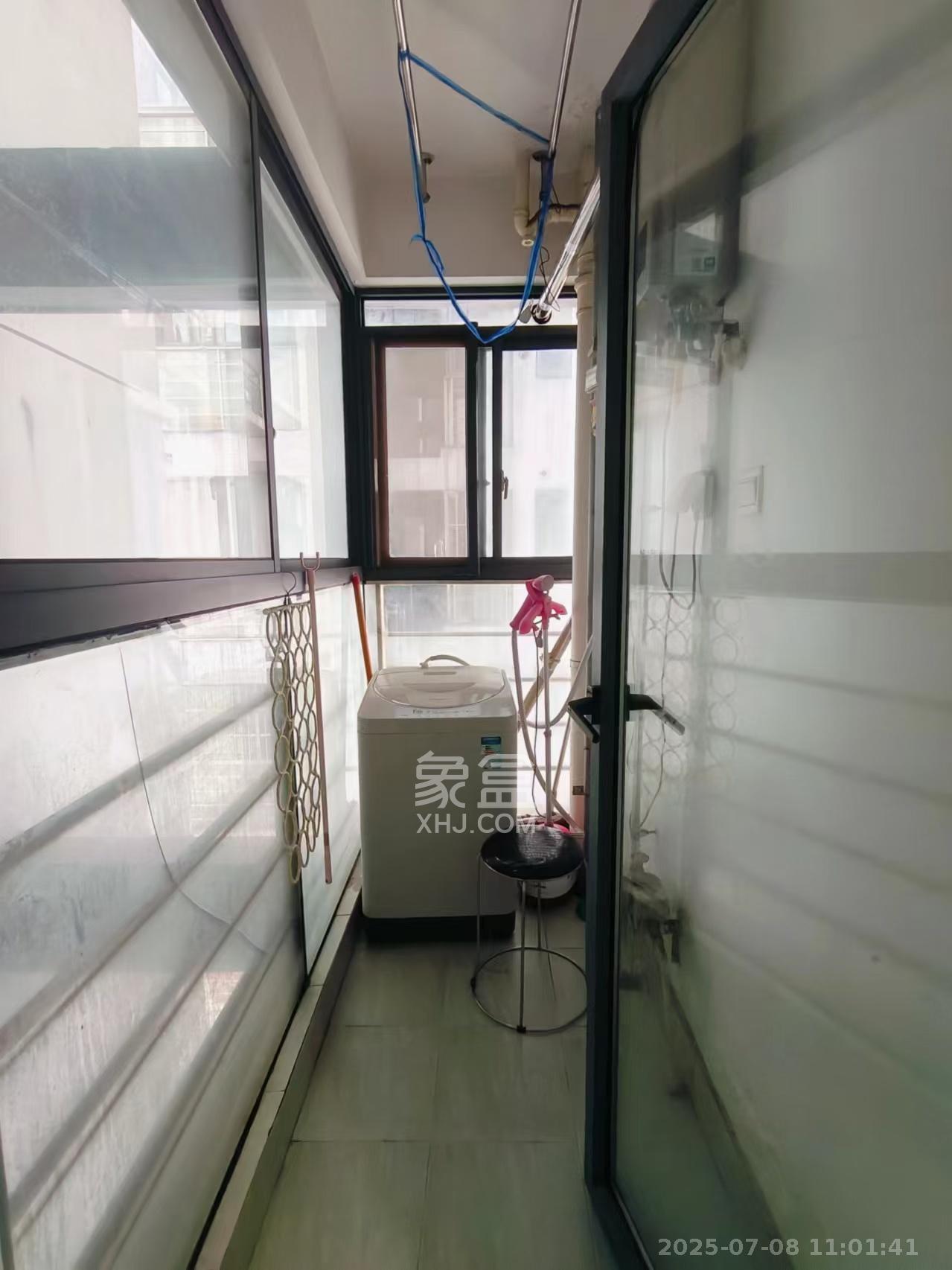 湘域中央  2室1厅1卫   2900.00元/月室内图