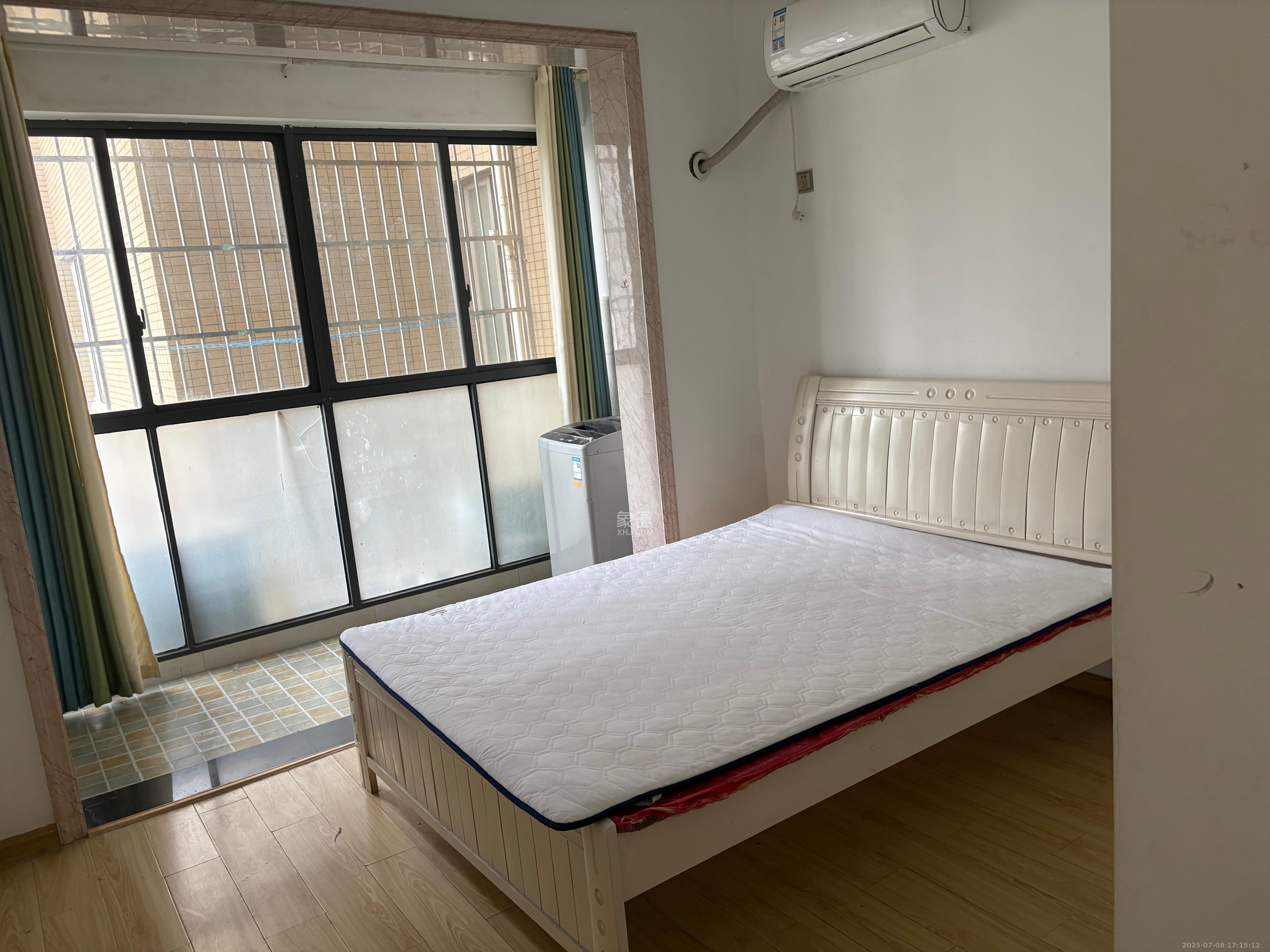 阳光晶城  3室2厅1卫   1900.00元/月室内图