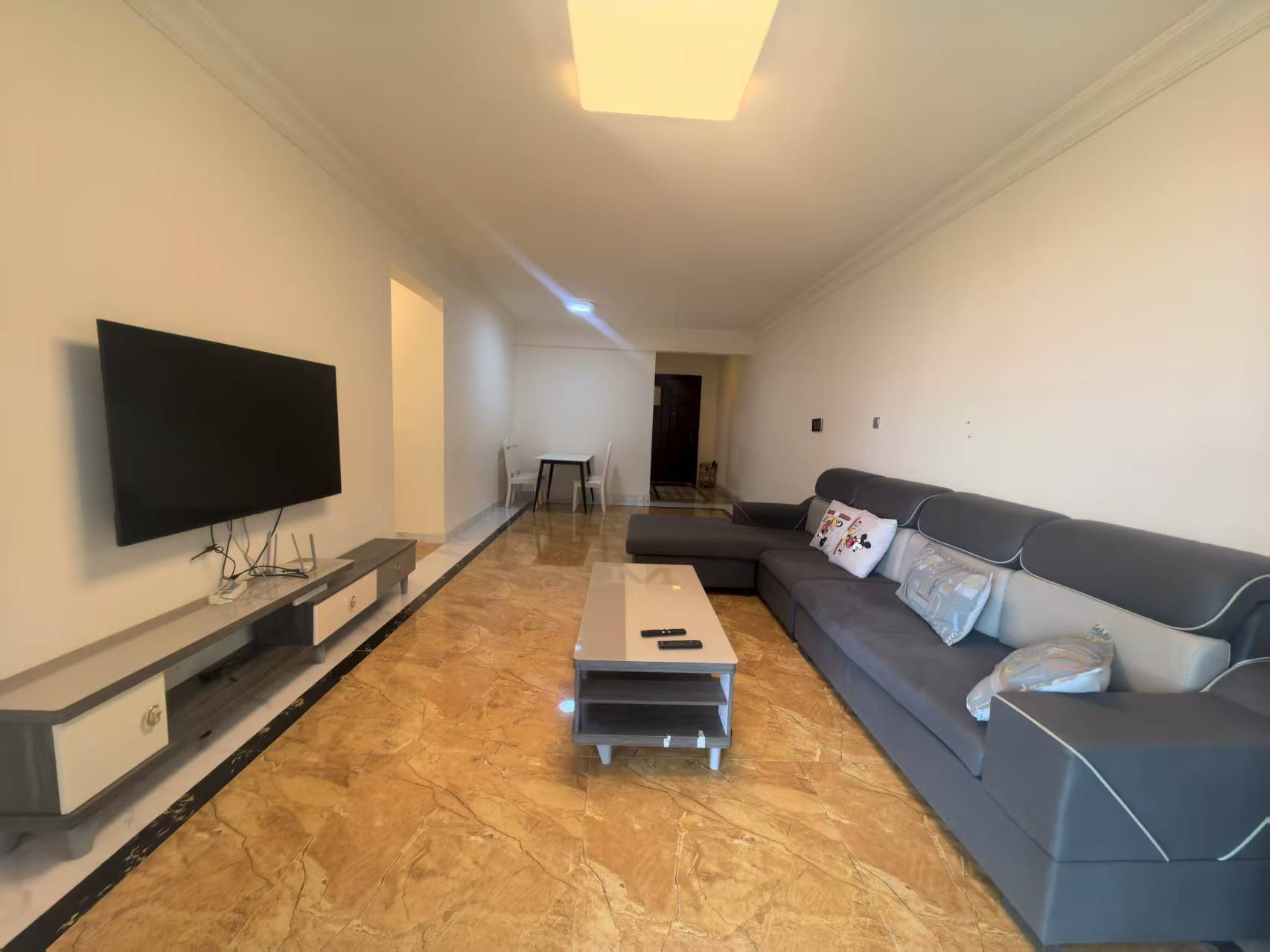 碧桂园梓山府 3室2厅2卫 1800.0元/月 碧桂园梓山府 3室2厅2卫 1800.0元/月室内图