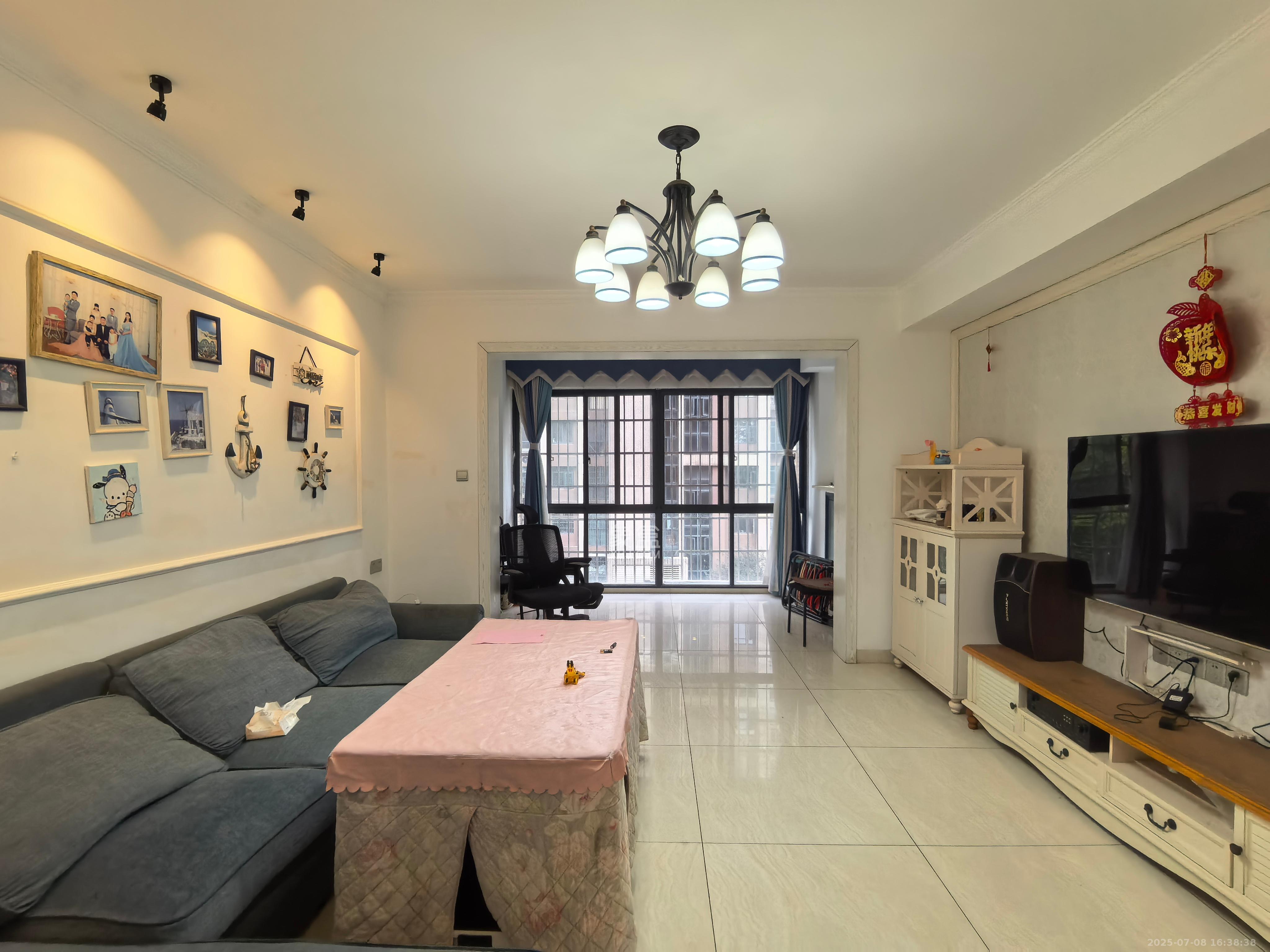 美利新世界 3室2厅2卫 2300.0元/月 美利新世界 3室2厅2卫 2300.0元/月室内图