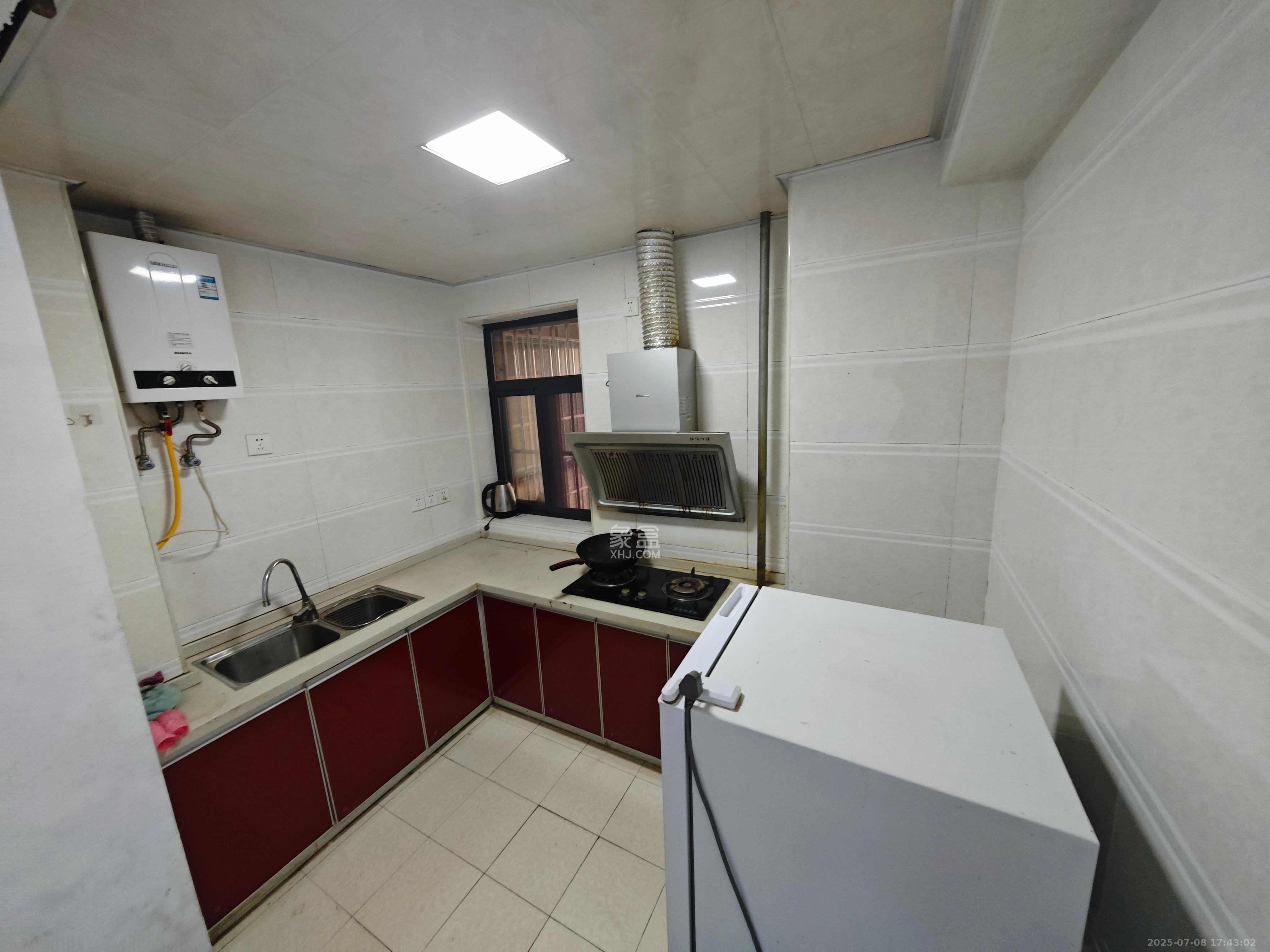 上峰苑(兰亭玥岛) 2室2厅1卫 1800.0元/月 上峰苑(兰亭玥岛) 2室2厅1卫 1800.0元/月室内图