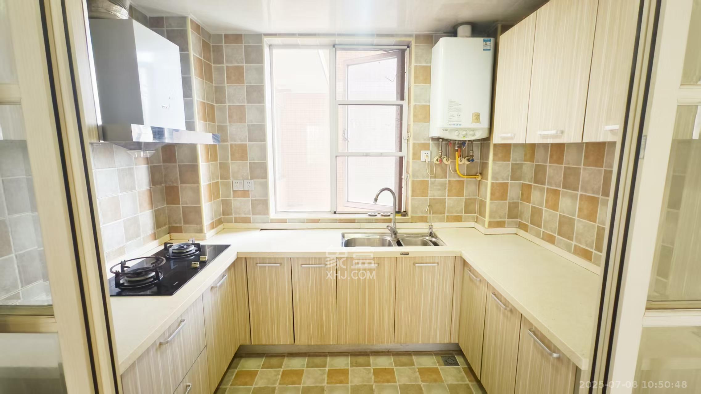 恒广国际景园一二区 3室2厅2卫 2400.0元/月 恒广国际景园一二区 3室2厅2卫 2400.0元/月室内图