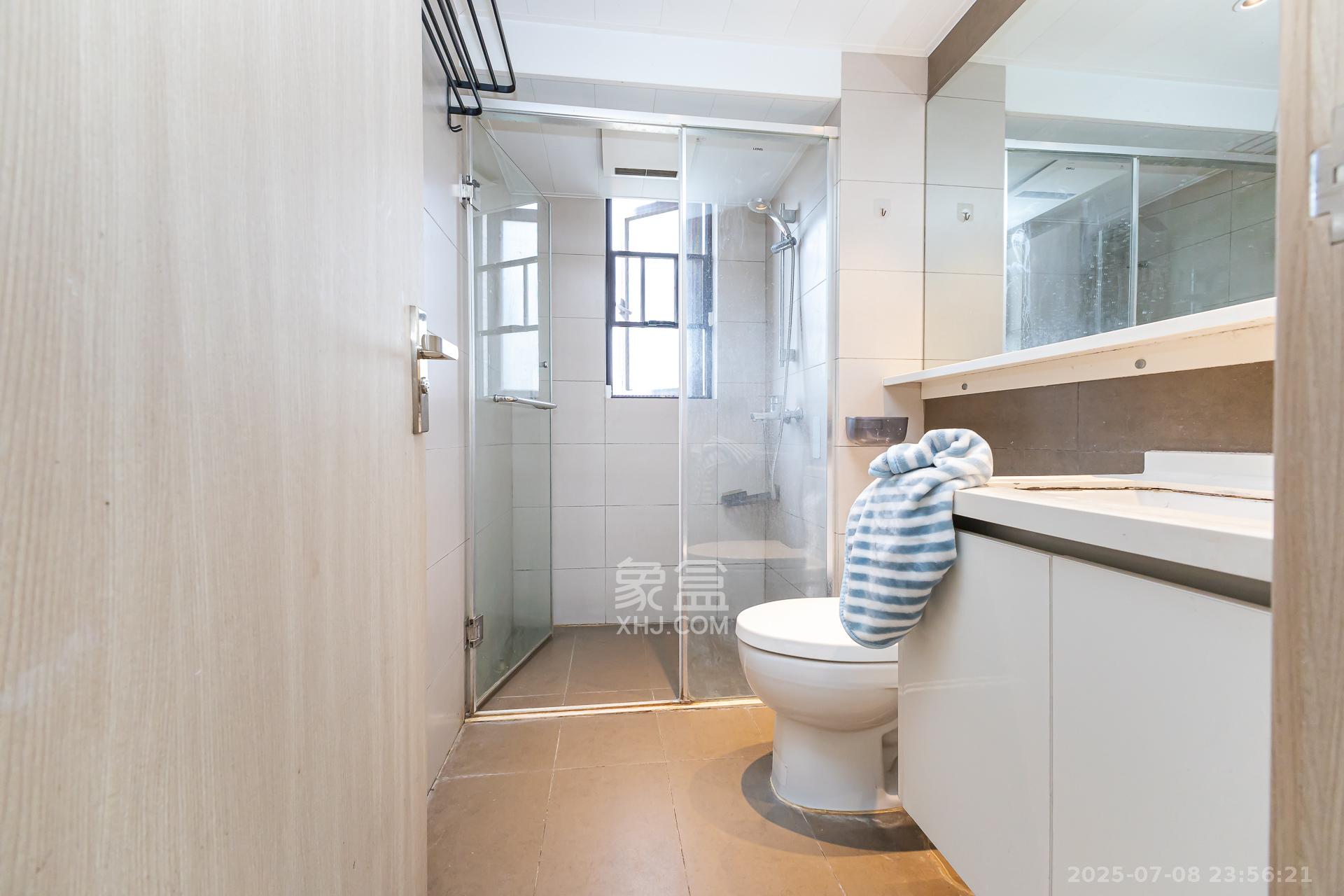 时代倾城五期  3室2厅1卫    98.0万 时代倾城五期  3室2厅1卫    98.0万卫生间