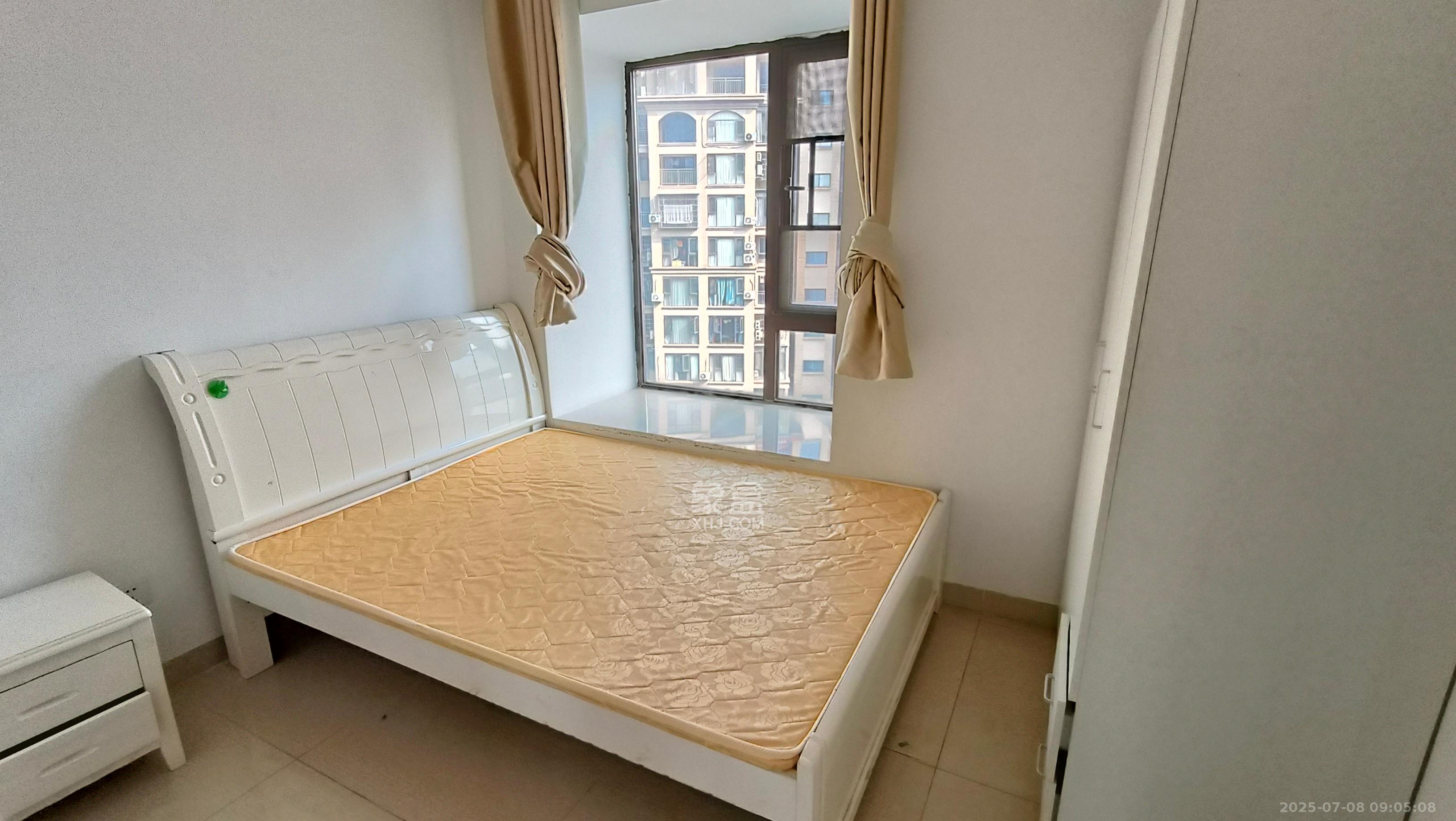 华润橡树湾  3室2厅2卫    2200.0元/月 华润橡树湾  3室2厅2卫    2200.0元/月室内图