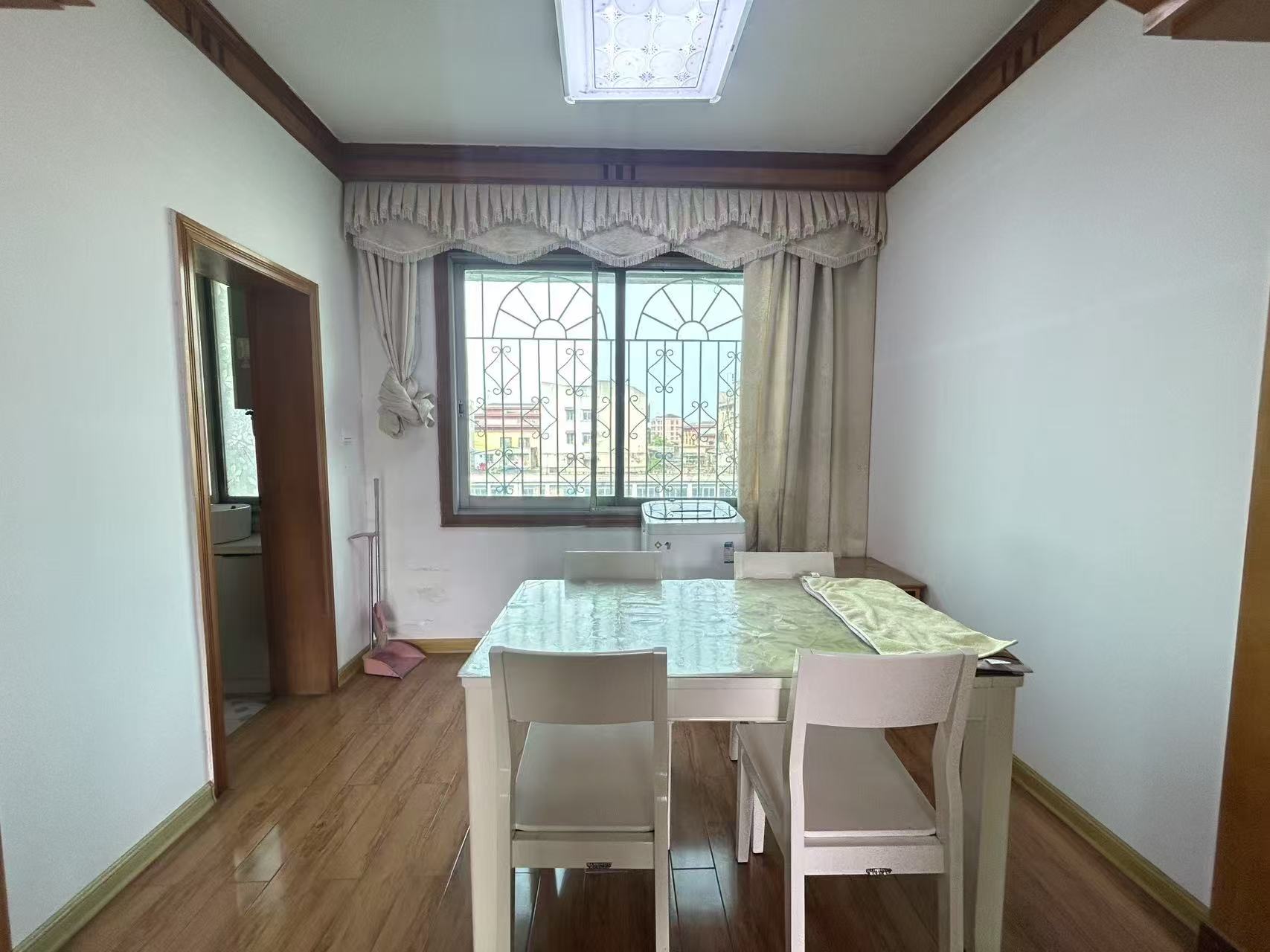 桃花仑办事处铁铺岭居委会 3室2厅2卫 1200.0元/月 桃花仑办事处铁铺岭居委会 3室2厅2卫 1200.0元/月室内图