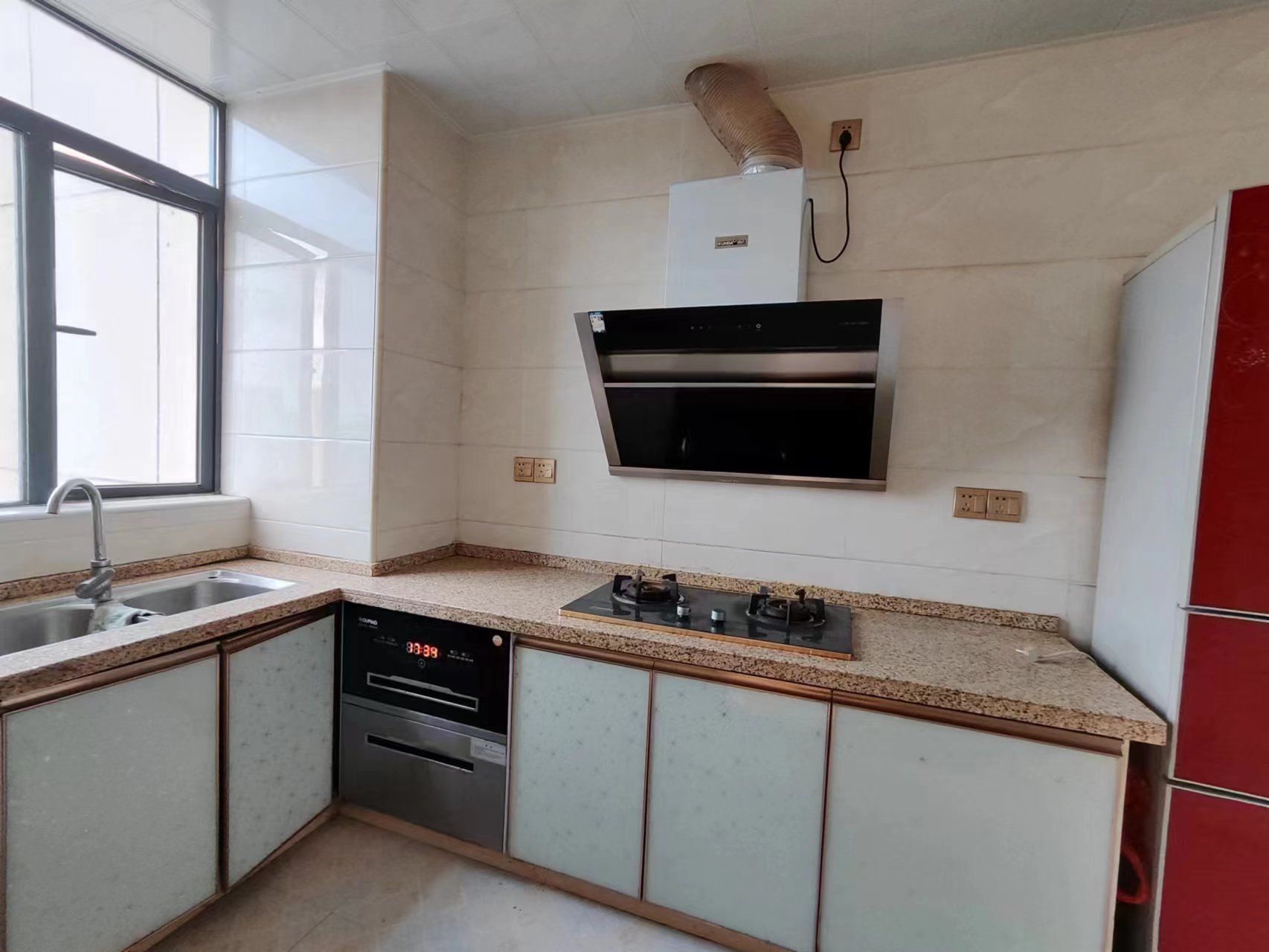 百弘学府城 3室2厅2卫 1800.0元/月 百弘学府城 3室2厅2卫 1800.0元/月室内图