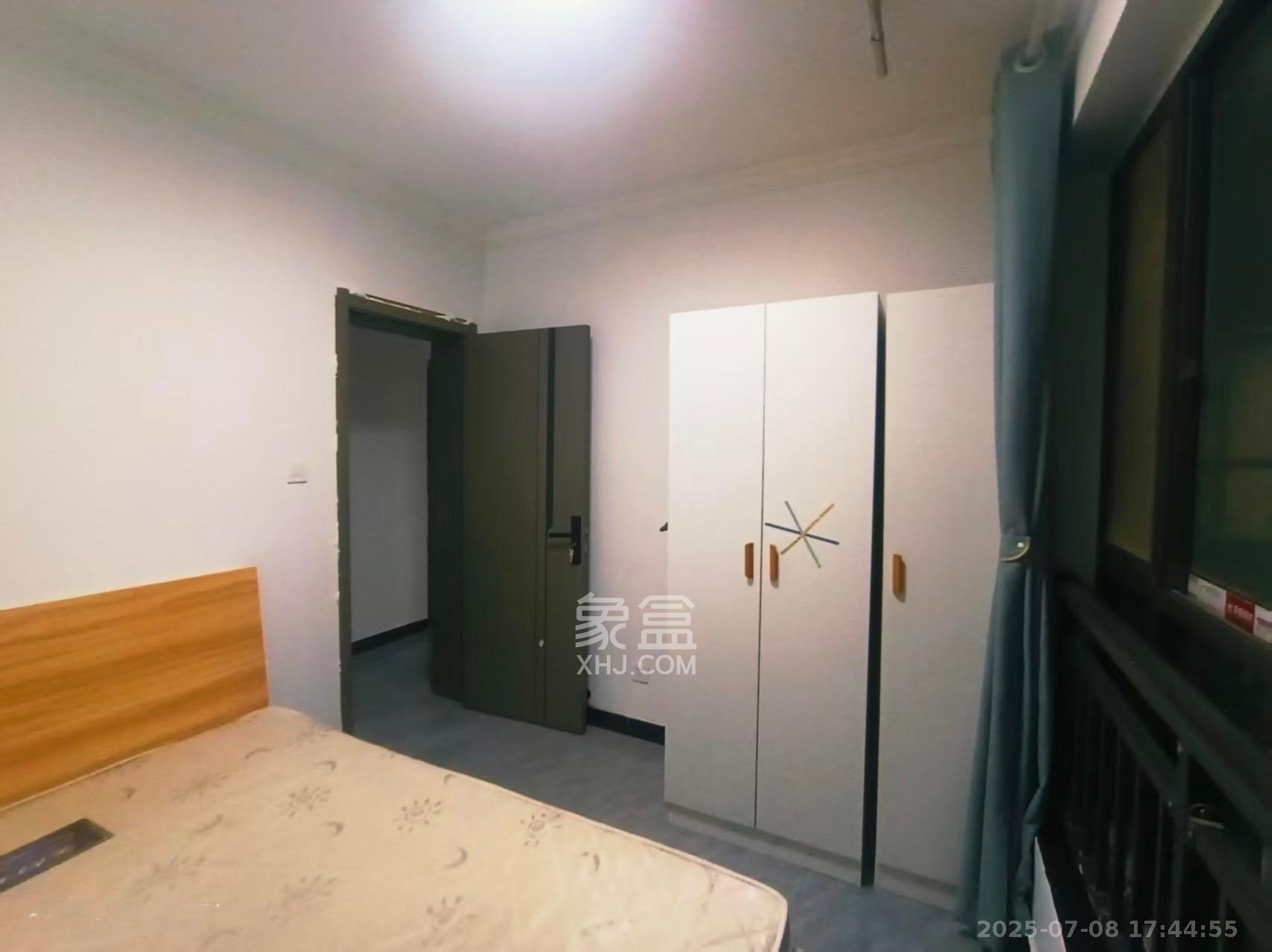 协信星澜汇  1室2厅1卫   3200.00元/月室内图