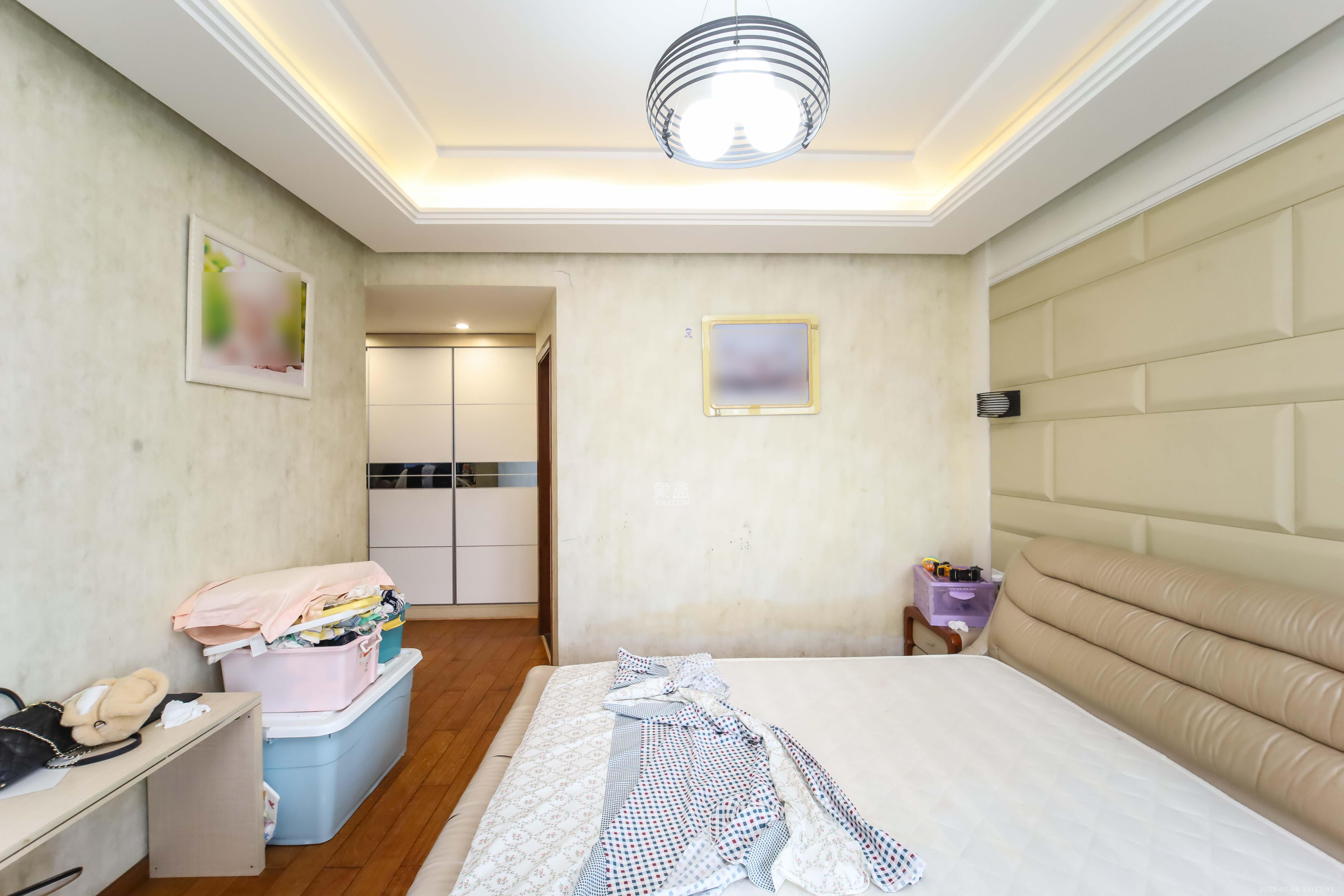 湘域熙岸  4室2厅2卫    210.0万 湘域熙岸  4室2厅2卫    210.0万卧室