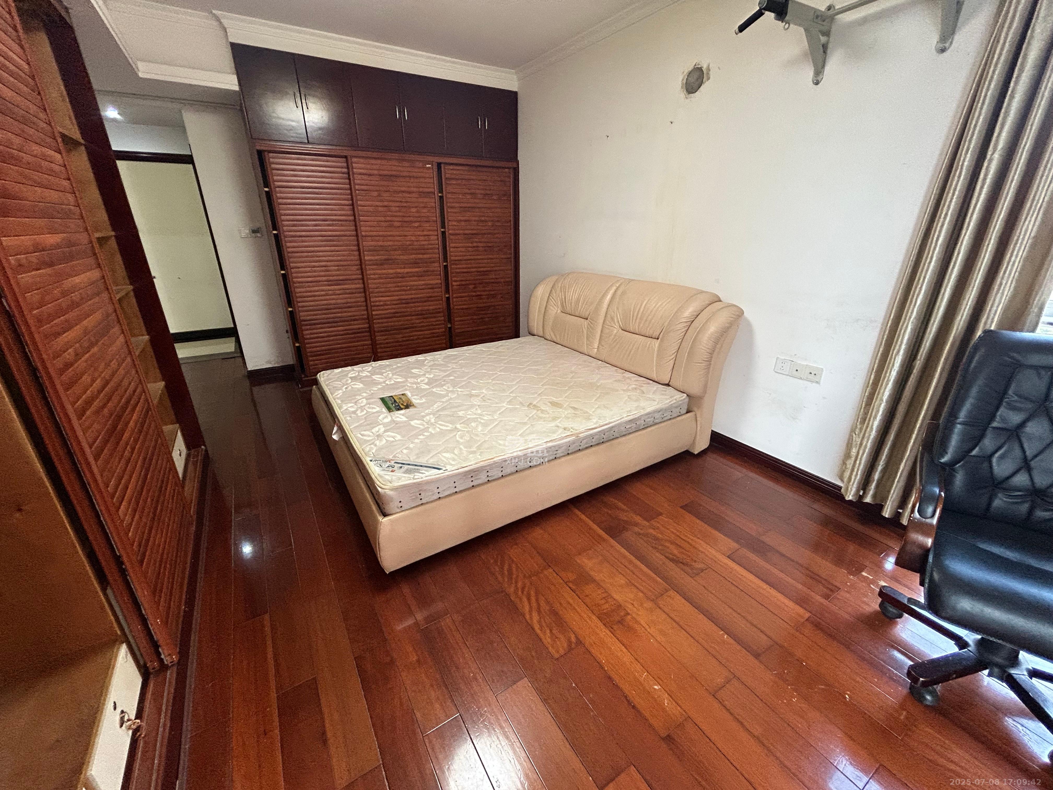 金色屋顶 3室2厅2卫 3200.0元/月 金色屋顶 3室2厅2卫 3200.0元/月室内图