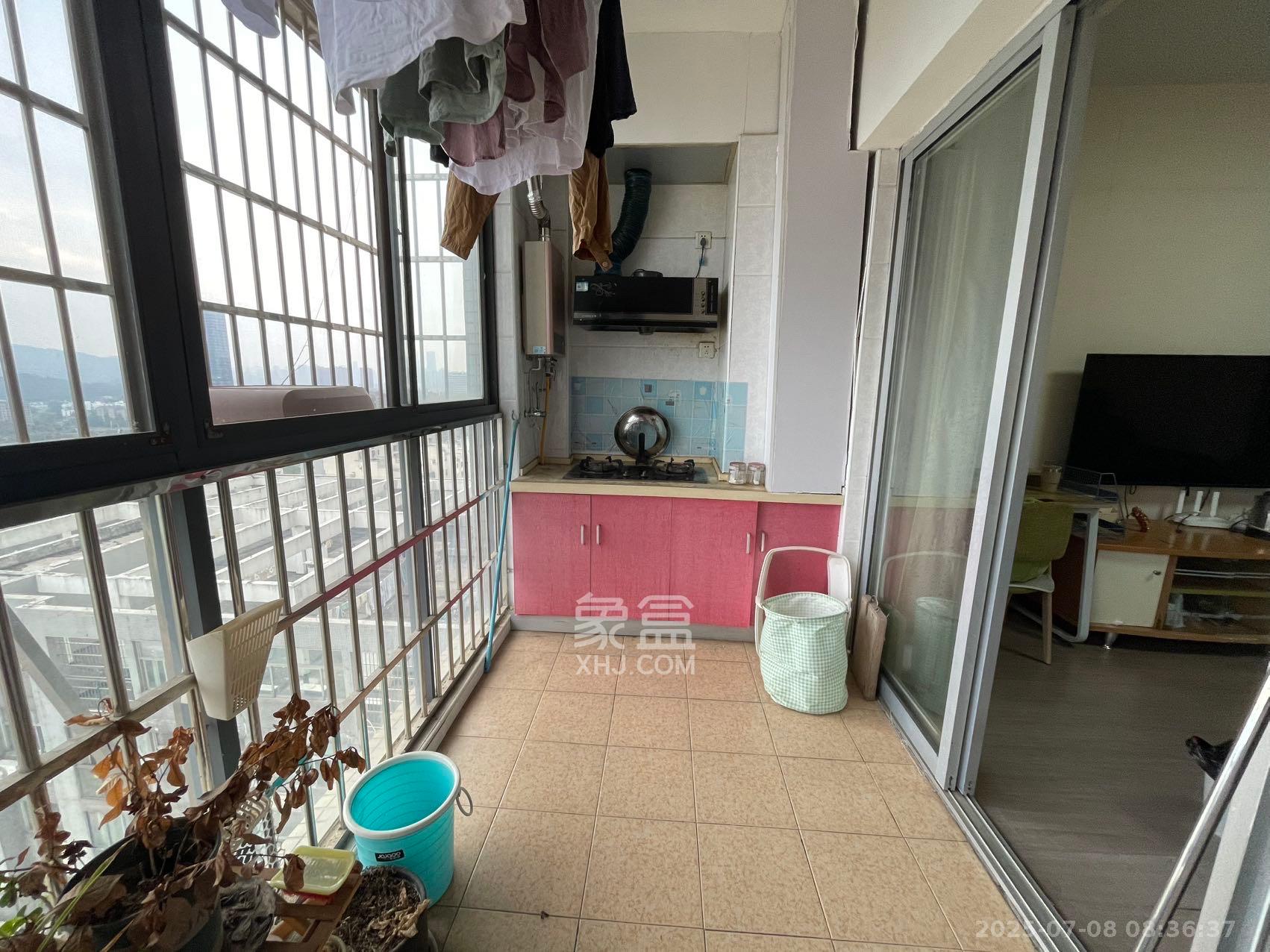 观湖公寓  1室1厅1卫   1600.00元/月室内图