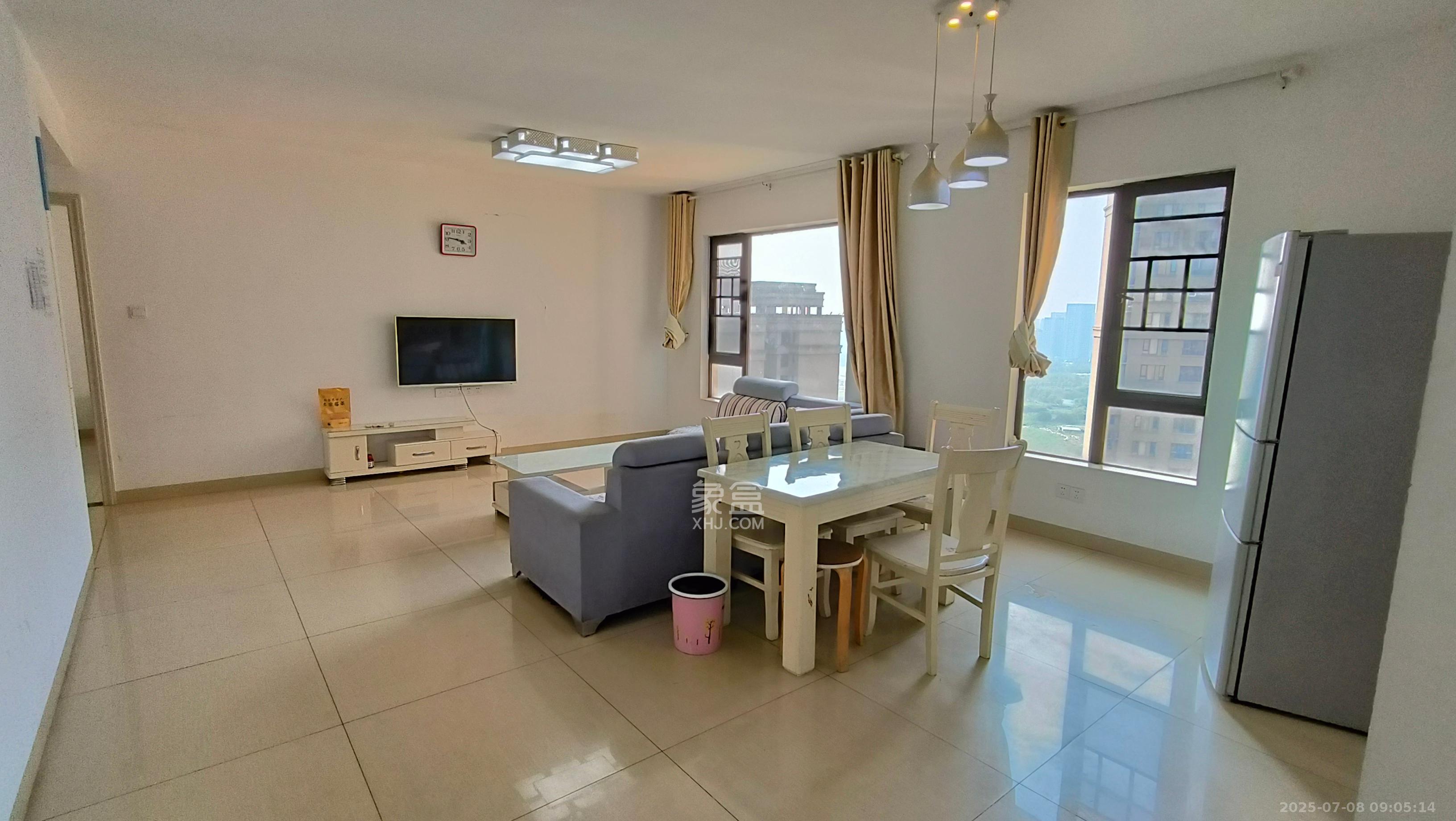 华润橡树湾  3室2厅2卫    2200.0元/月 华润橡树湾  3室2厅2卫    2200.0元/月室内图