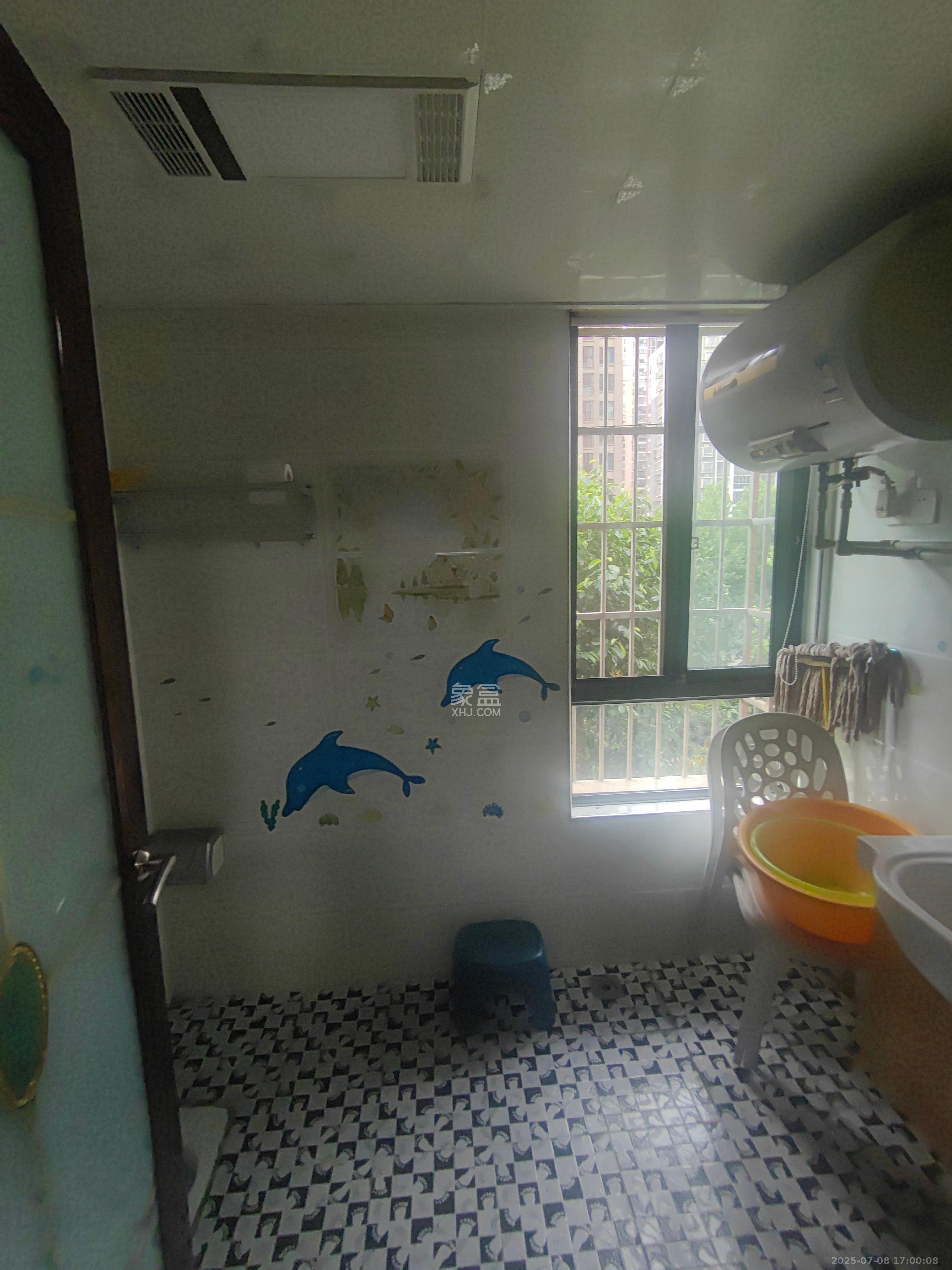 华润凤凰城二期 3室2厅2卫 1800.0元/月 华润凤凰城二期 3室2厅2卫 1800.0元/月室内图