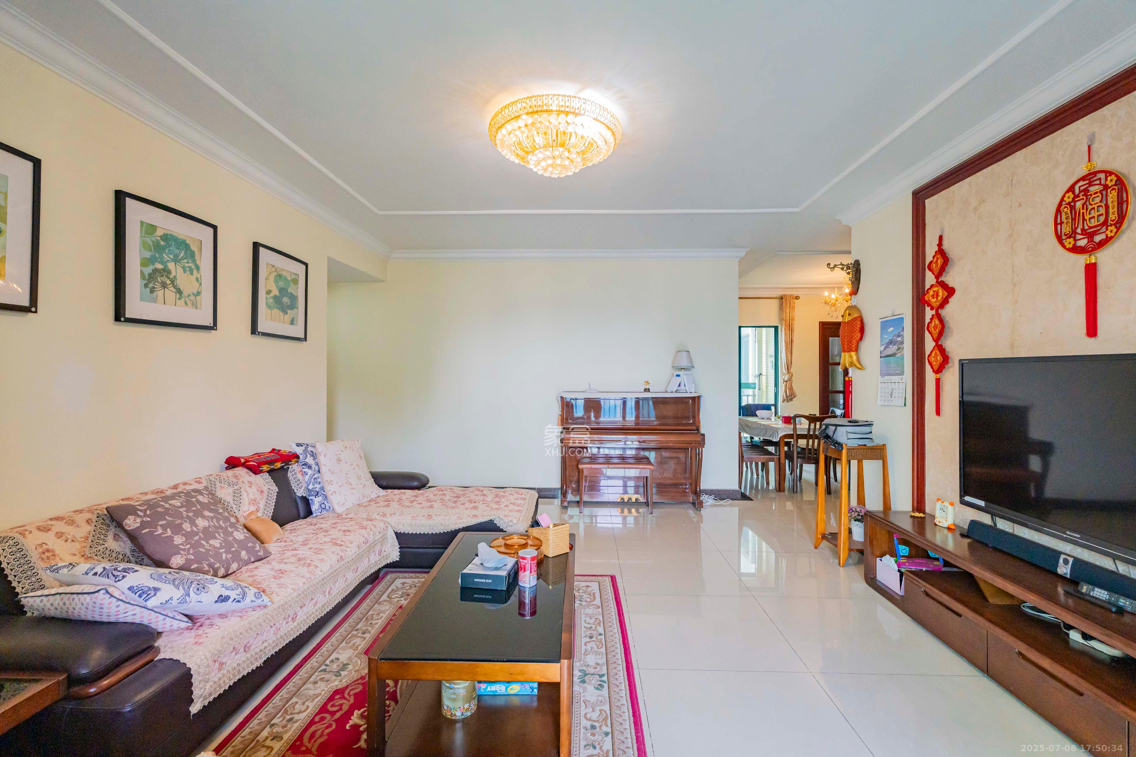 恒大雅苑  4室2厅2卫    166.0万 恒大雅苑  4室2厅2卫    166.0万客厅