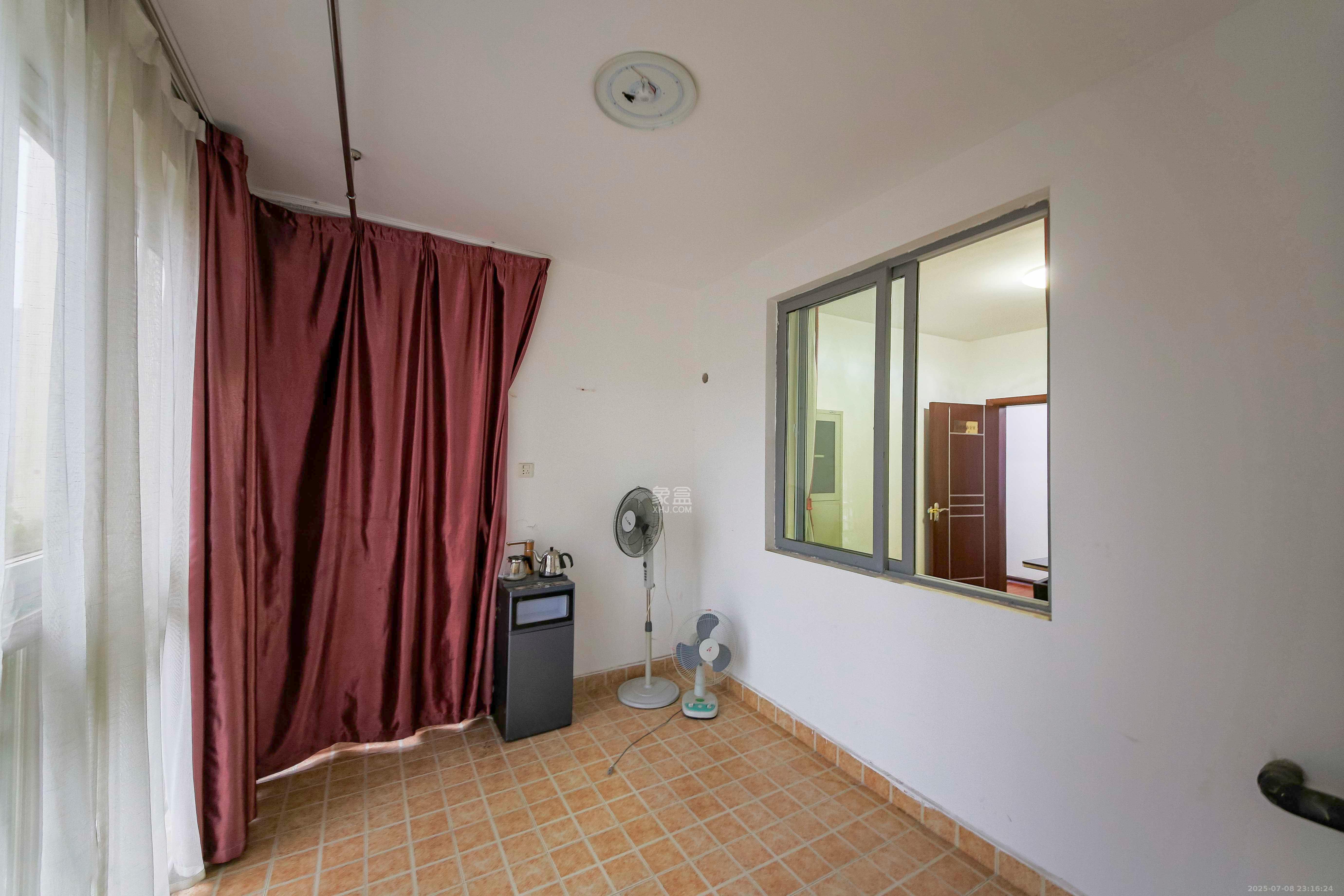 金葳佳园  4室2厅2卫    210.0万 金葳佳园  4室2厅2卫    210.0万阳台