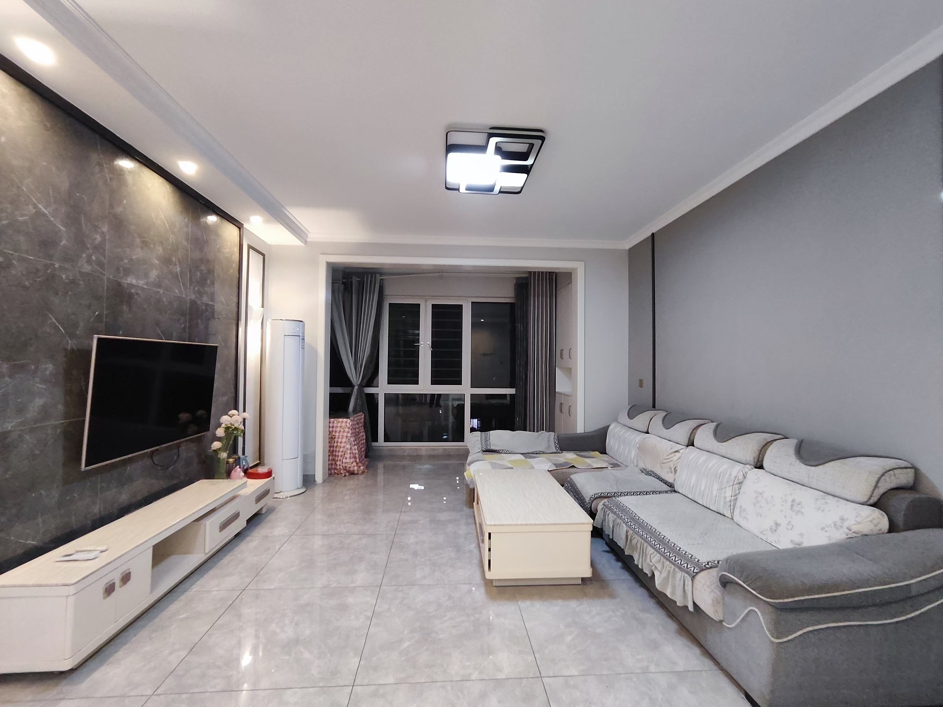 百弘学府城 3室2厅2卫 2000.0元/月 百弘学府城 3室2厅2卫 2000.0元/月室内图