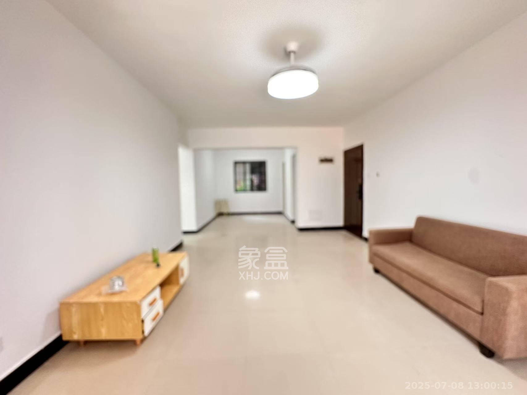万象新天  3室2厅2卫   3500.00元/月