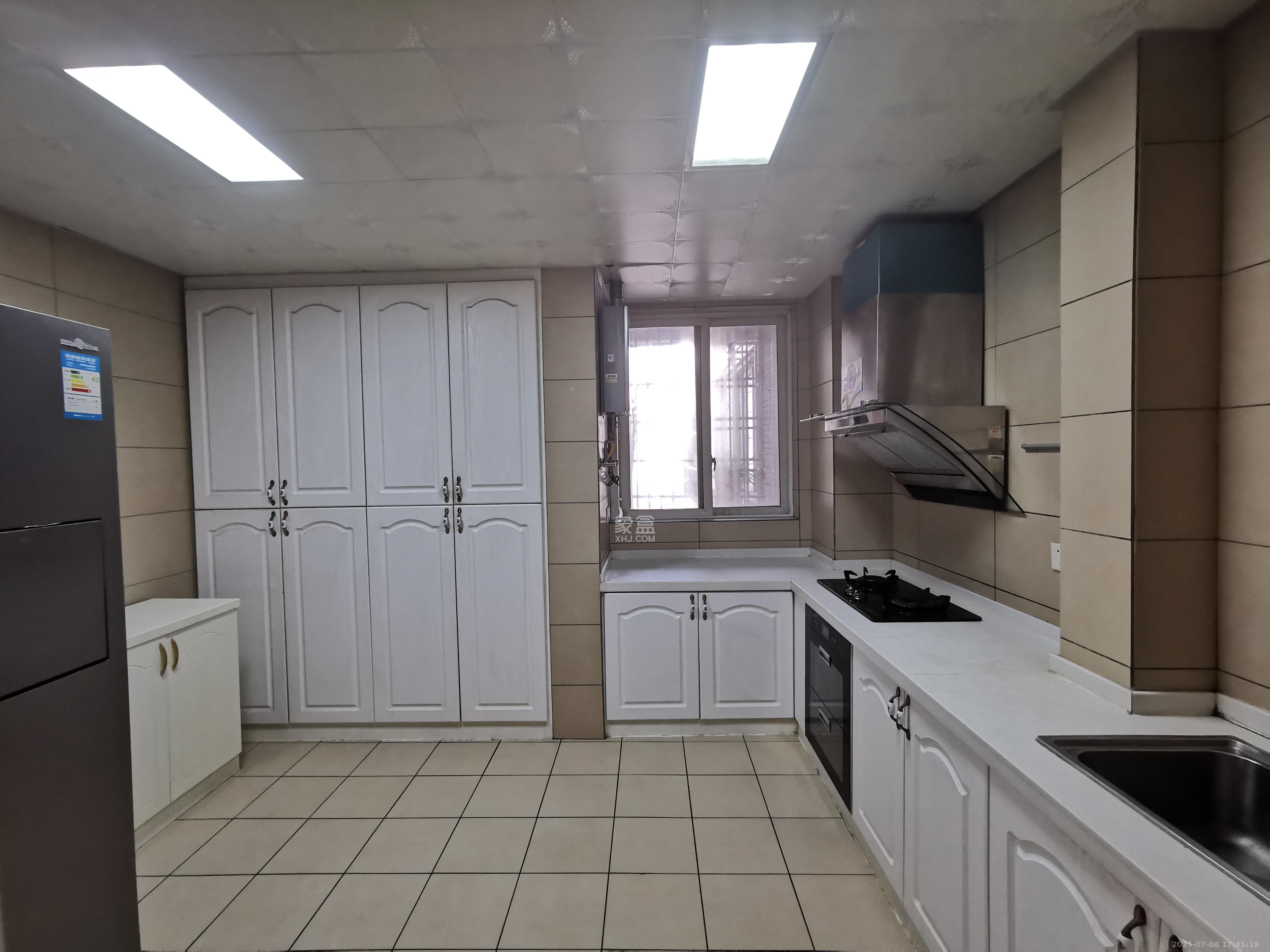 锦璨家园 4室2厅2卫 3500.0元/月 锦璨家园 4室2厅2卫 3500.0元/月室内图